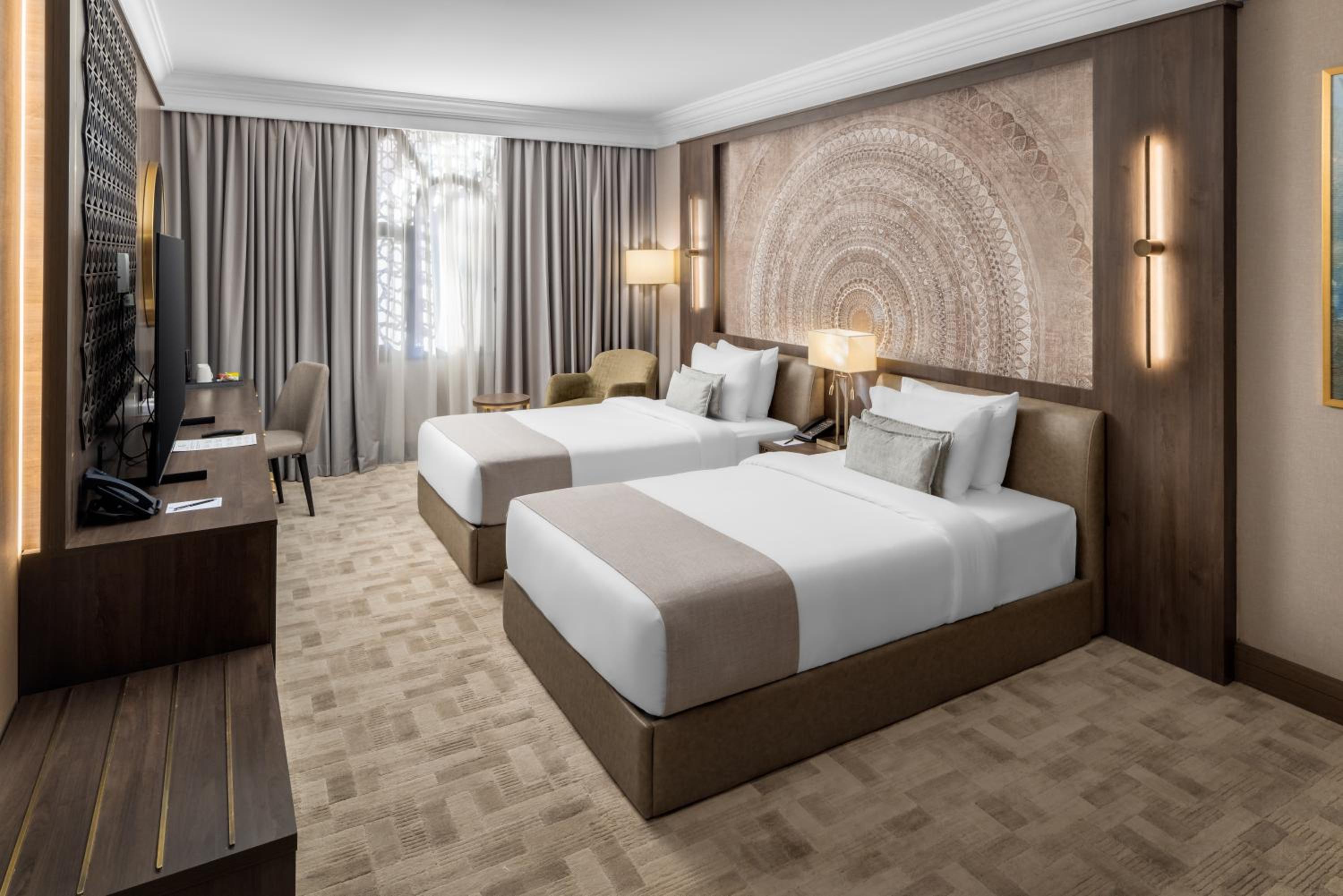 Executive Suite - Photo 4