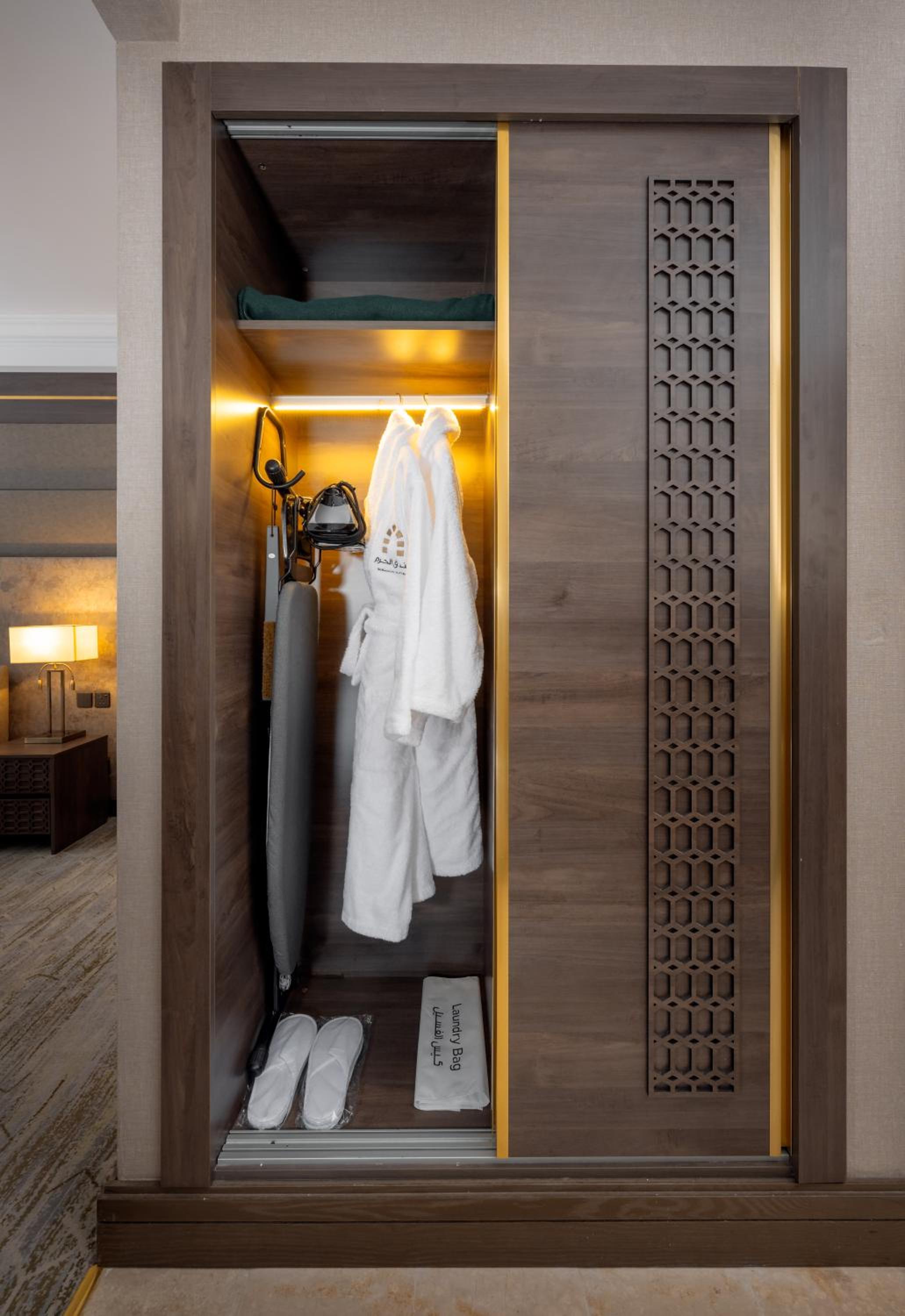 Executive Suite - Photo 1