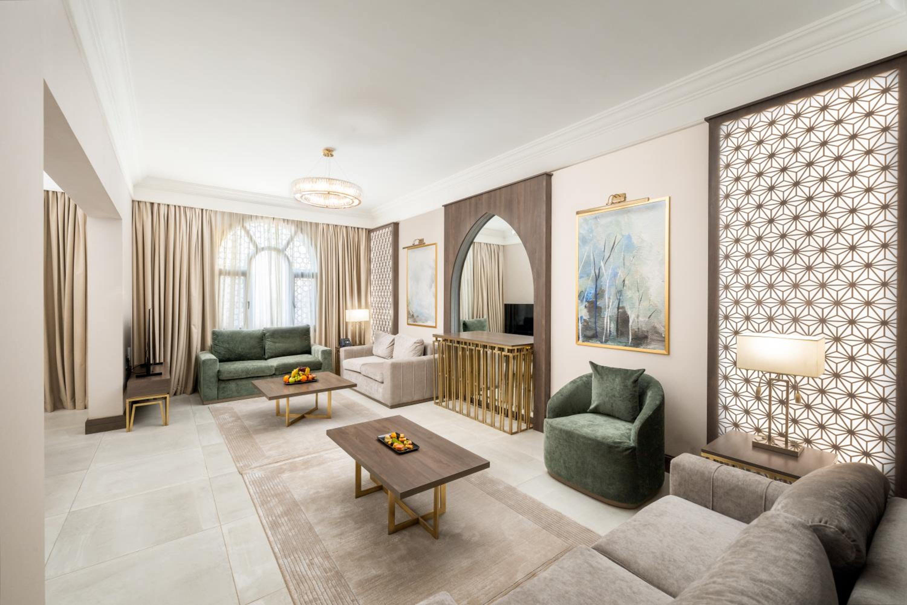 Executive Suite - Photo 5