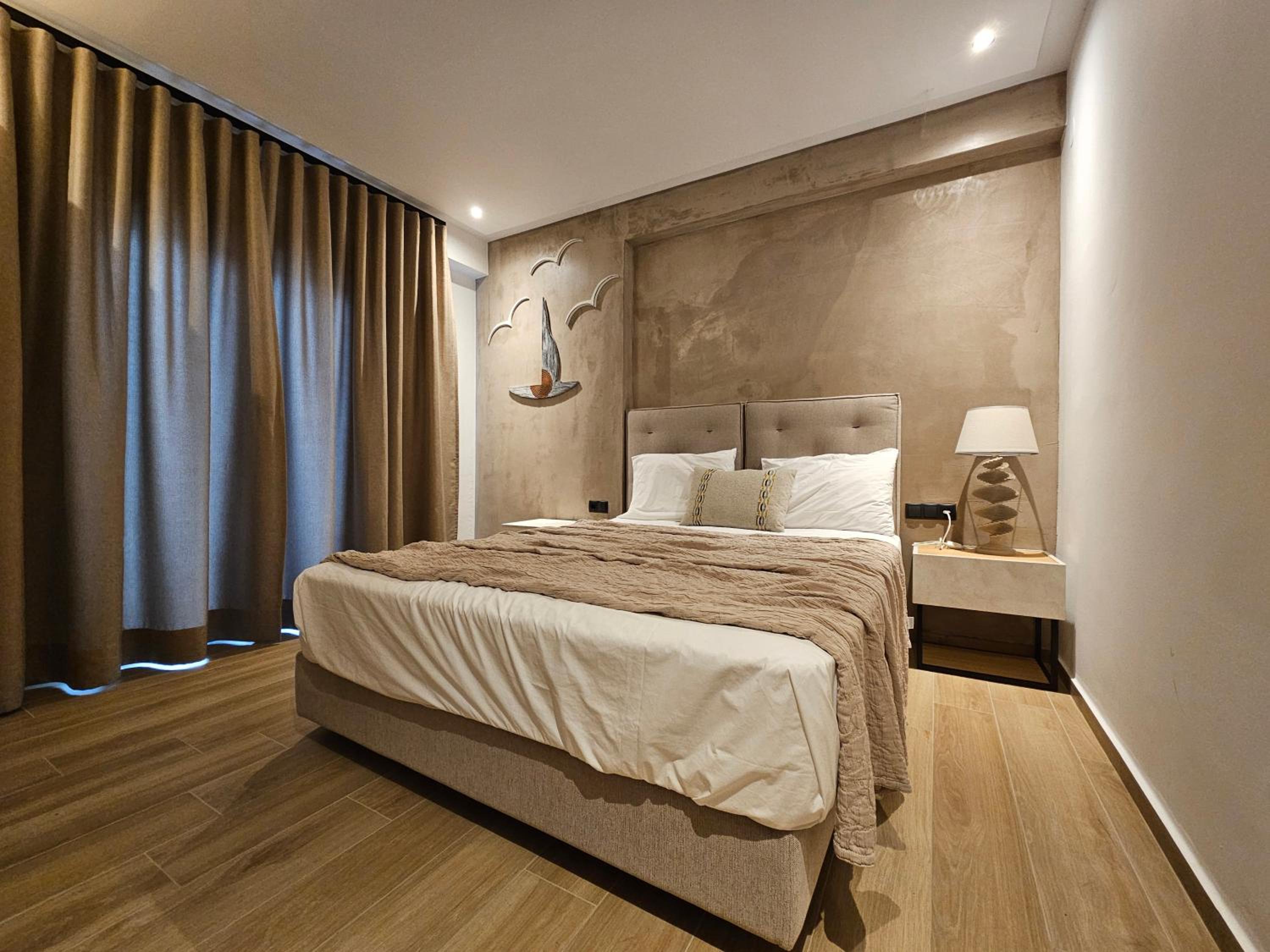 One-Bedroom Deluxe Apartment