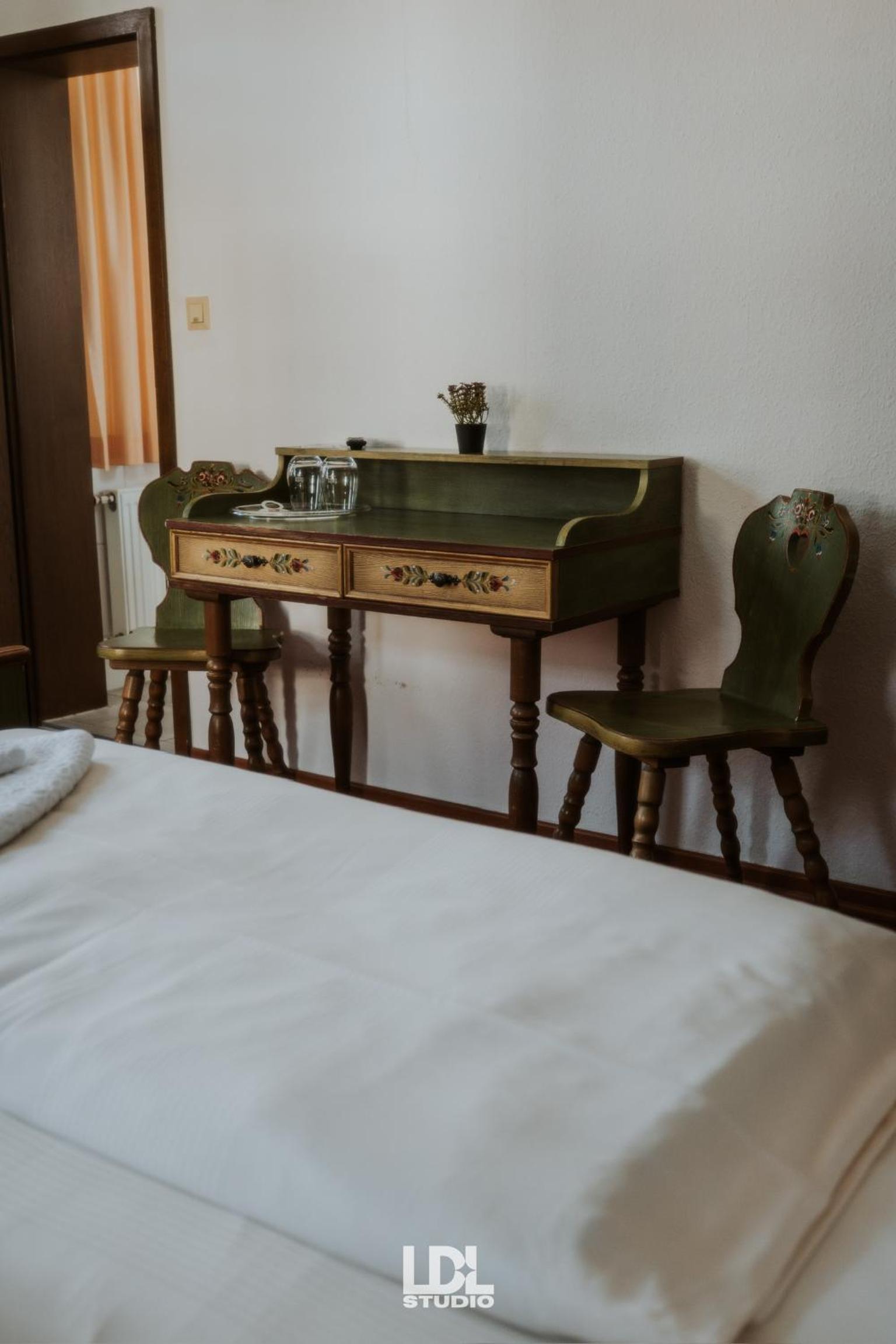 Triple Room - Photo 2