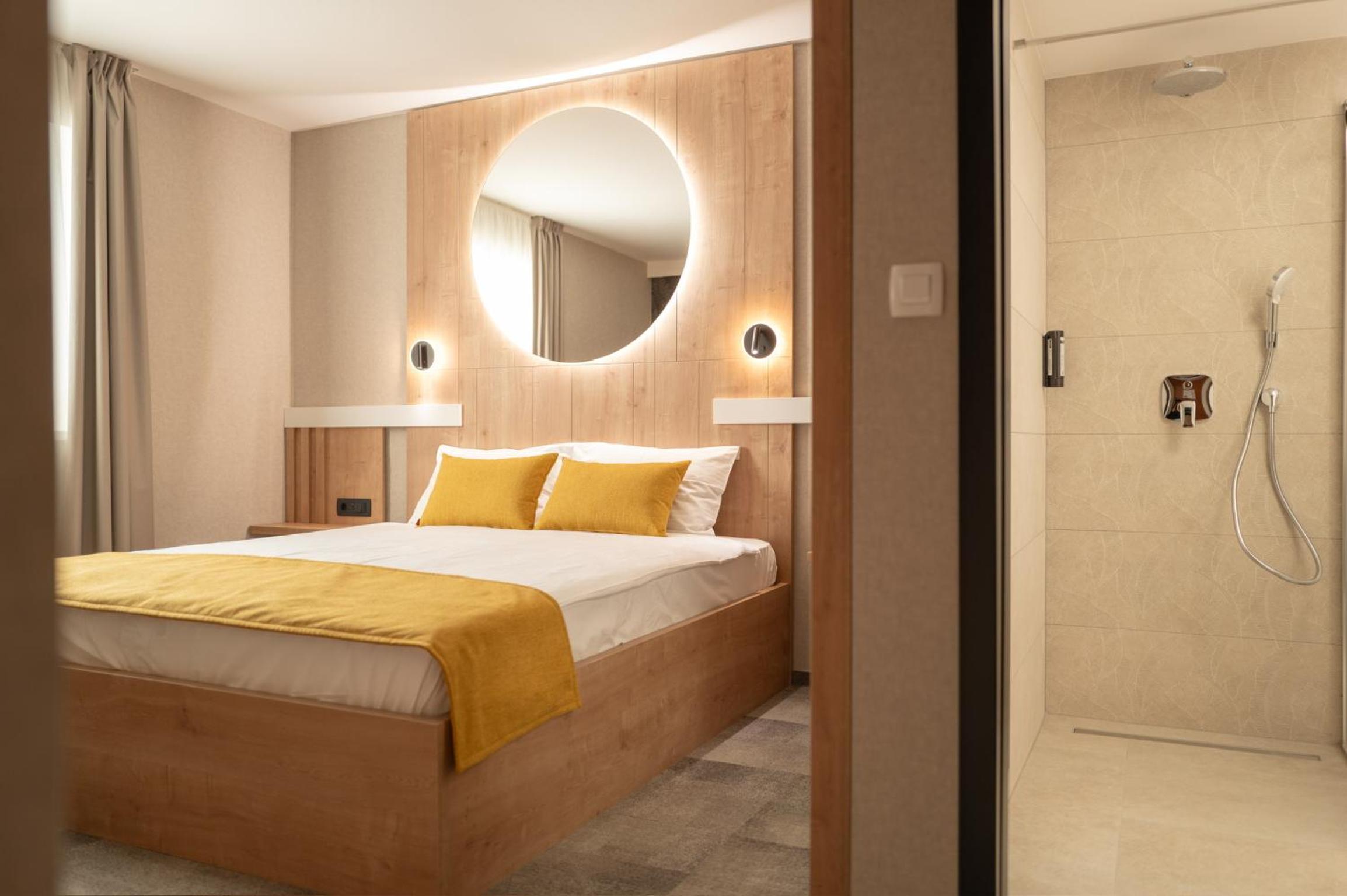 Deluxe Double Room - Photo 3