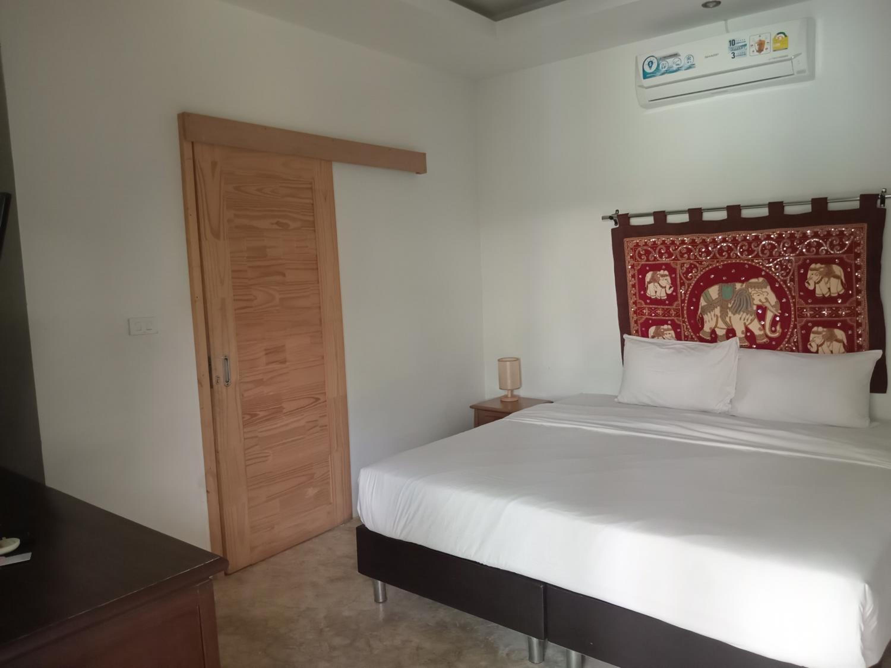 Quadruple Room - Photo 8