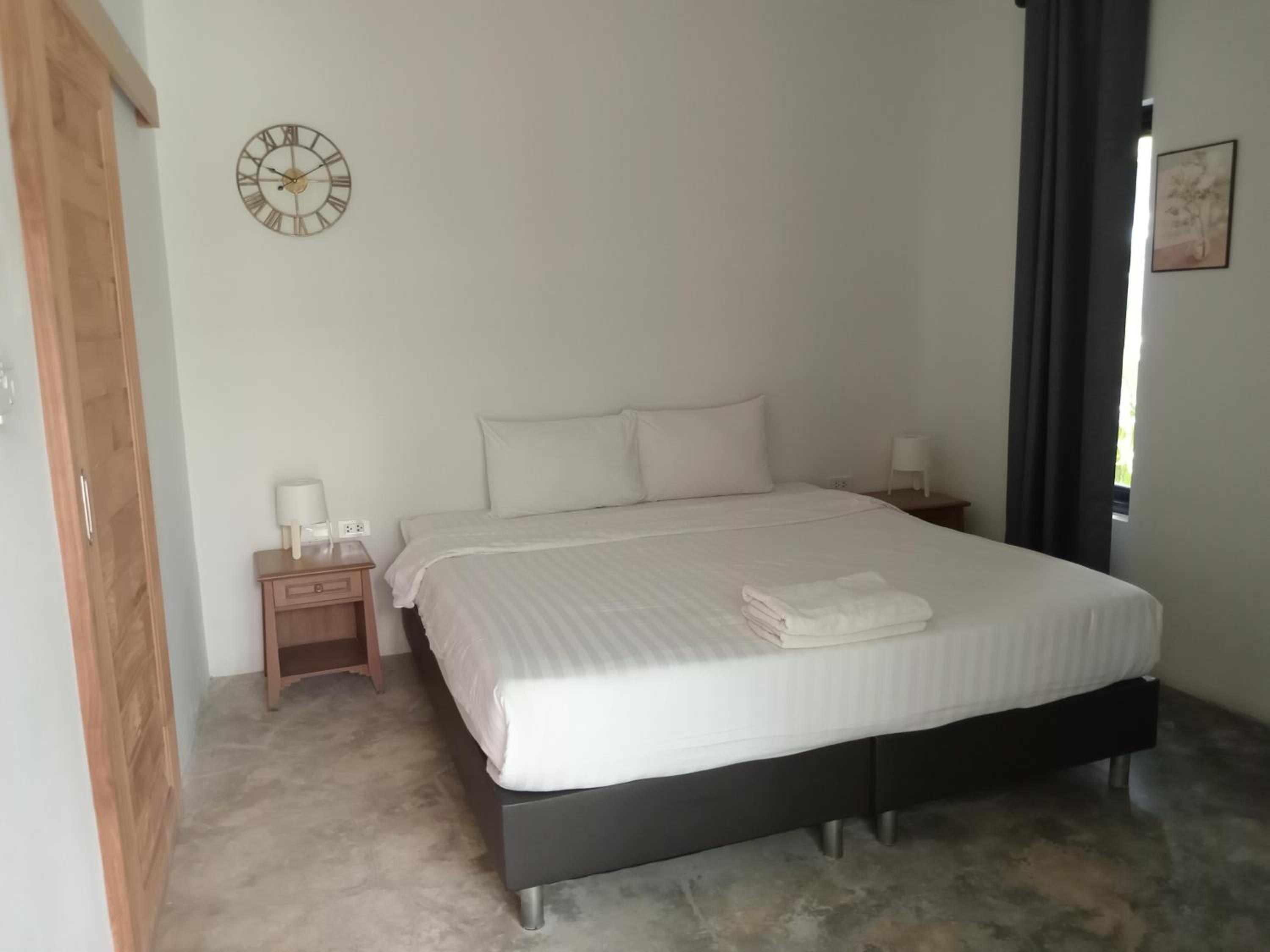 Double Room - Photo 10