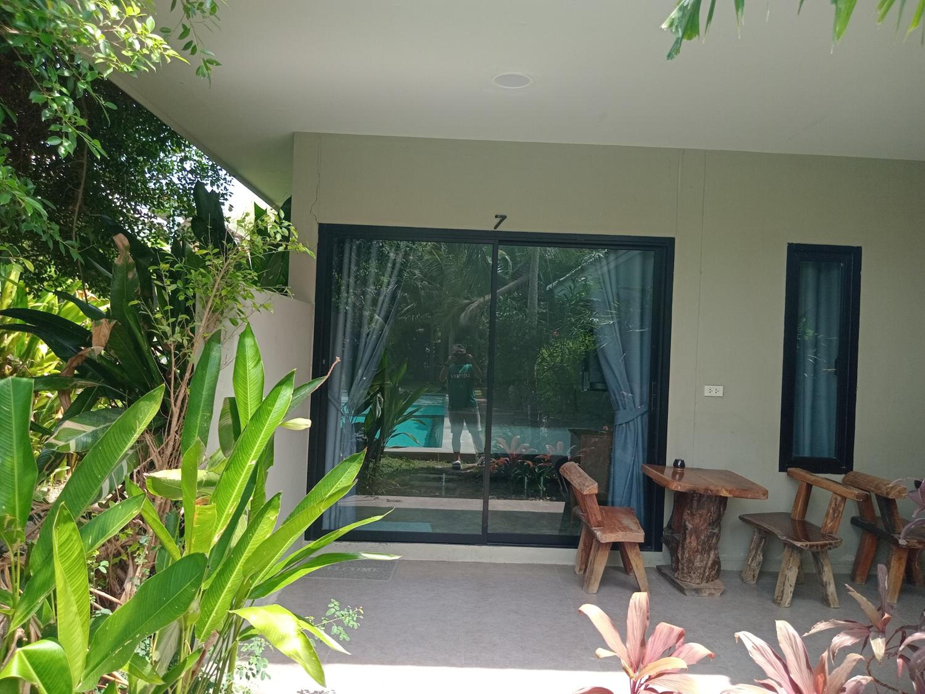 Double Room with Pool View - Photo 1