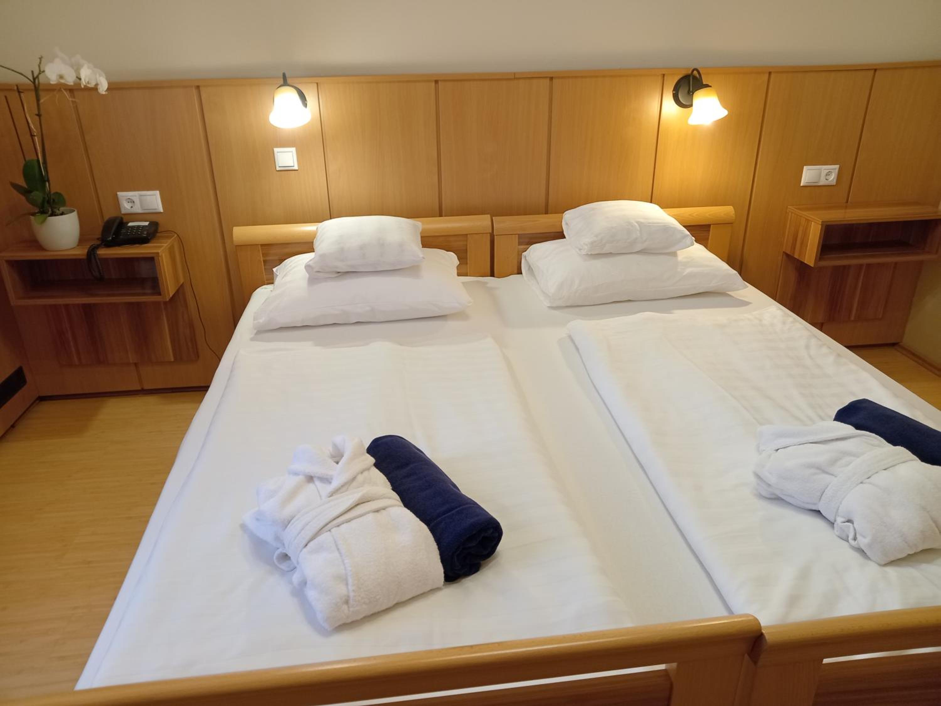 Double or Twin Room - Disability Access photo 2