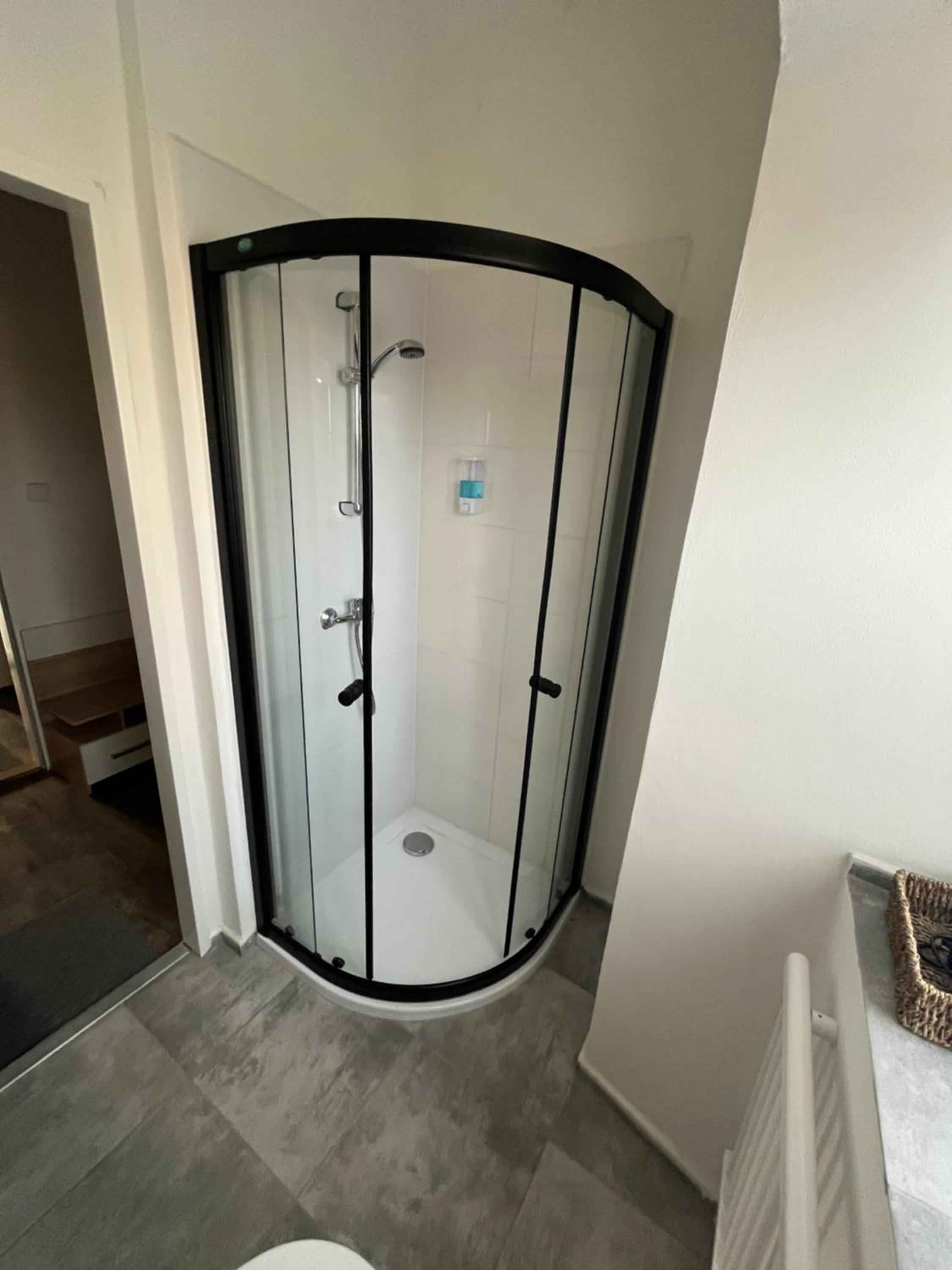 Deluxe Double or Twin Room - Photo 6