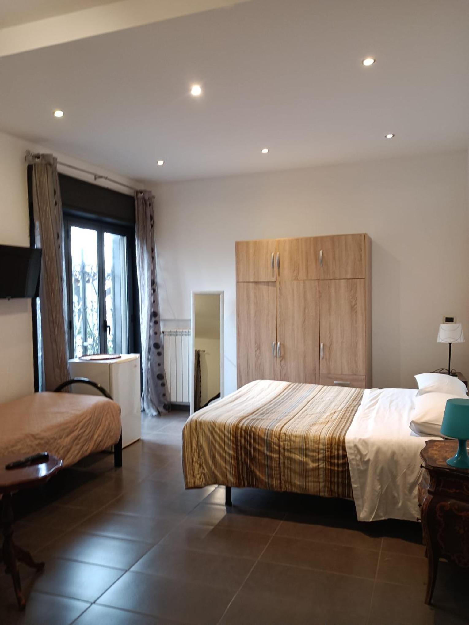 Triple Room with Terrace photo 1