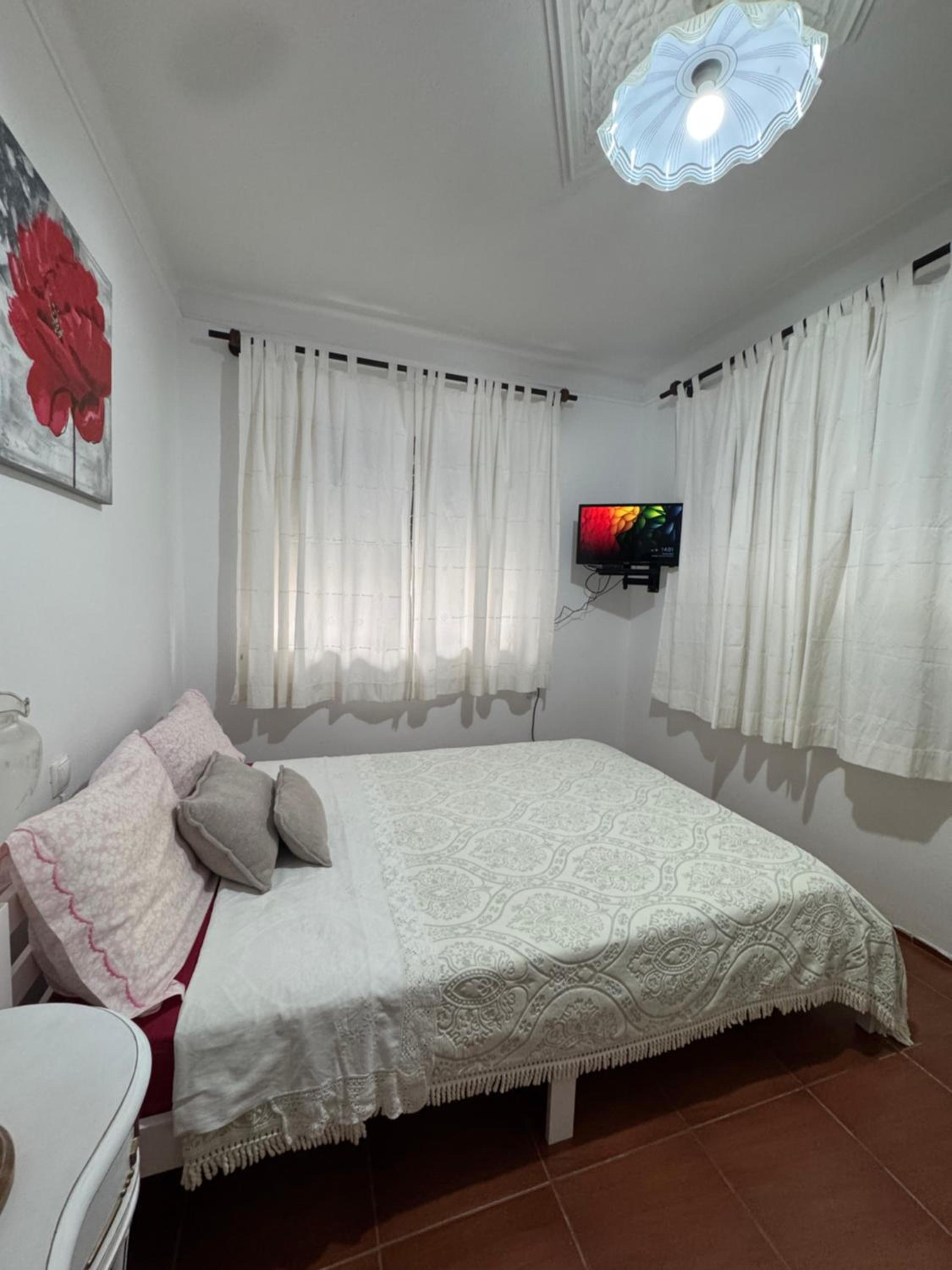 Deluxe Room - Photo 3