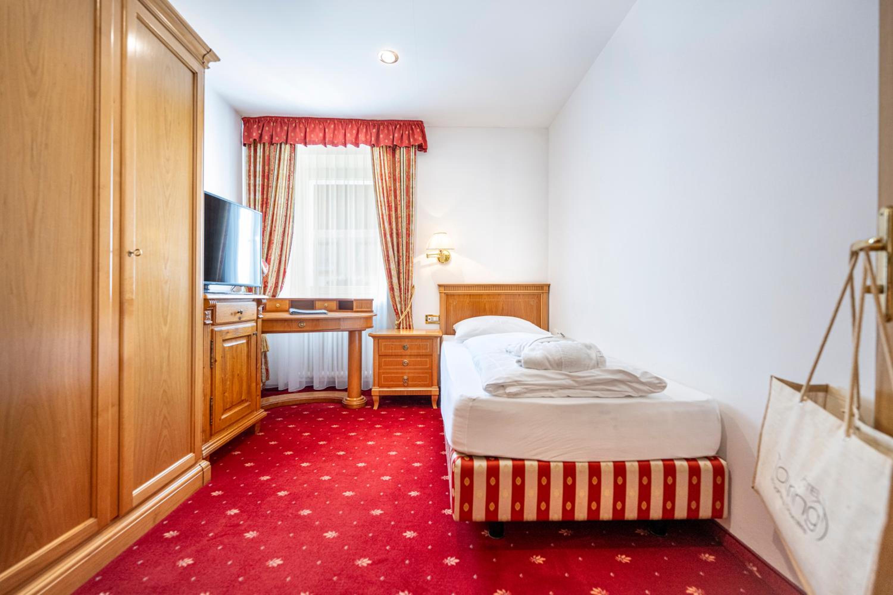 Single Room photo 2