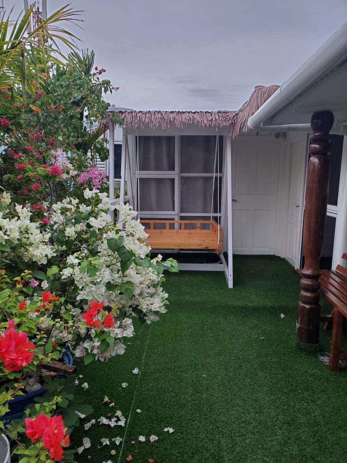 Queen Room with Garden View