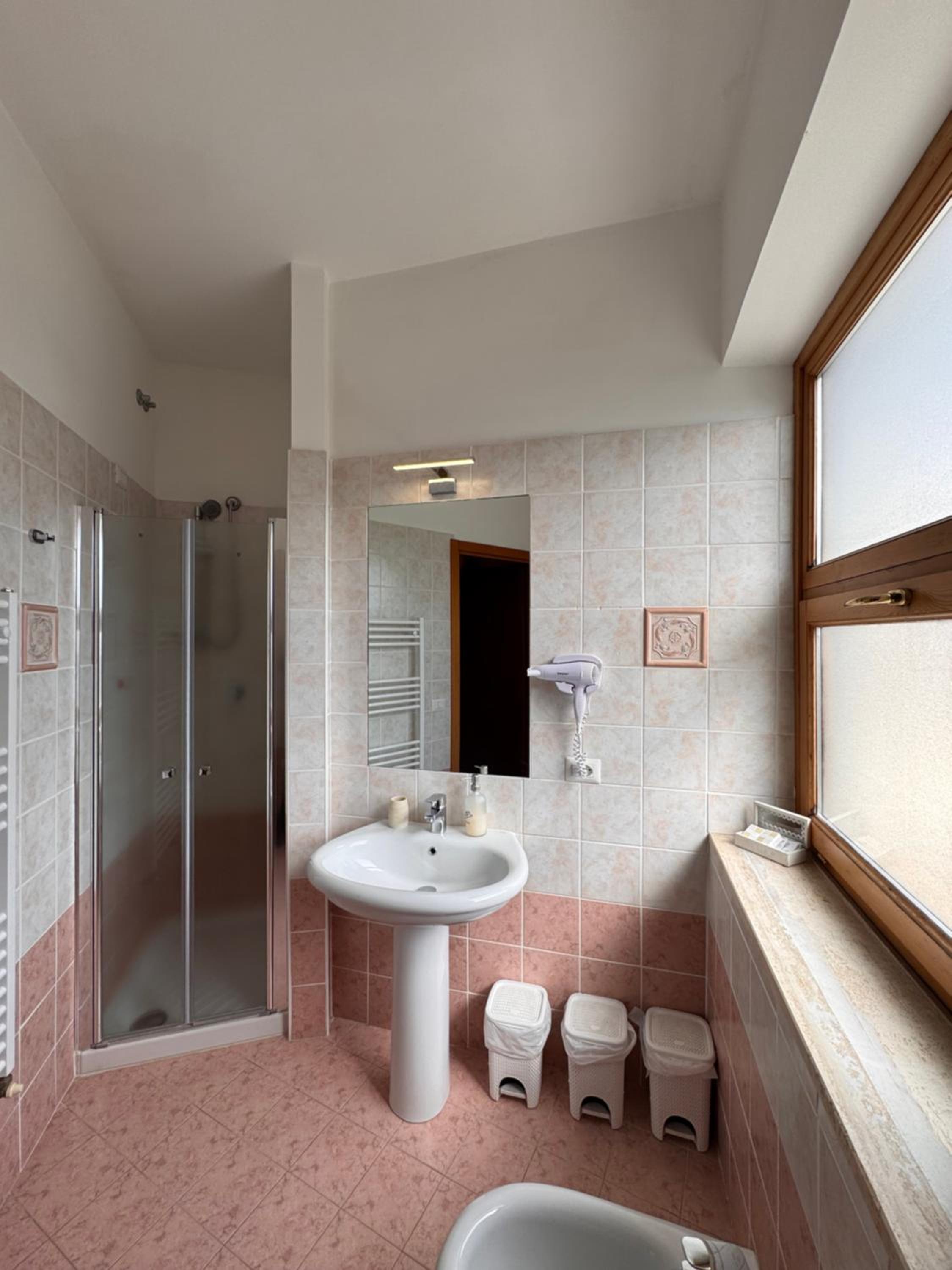 Triple Room with Balcony - Photo 4