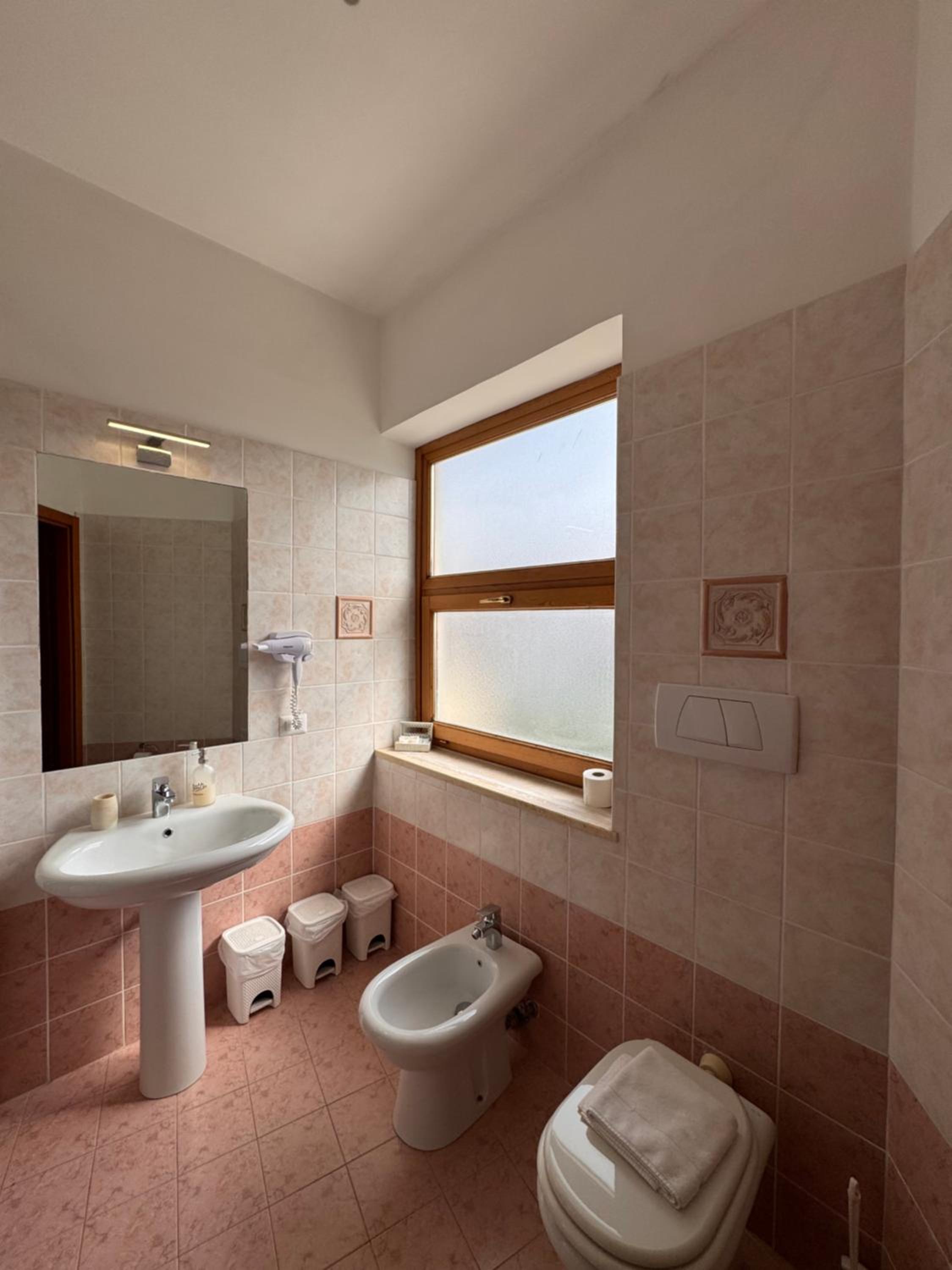Triple Room with Balcony - Photo 1