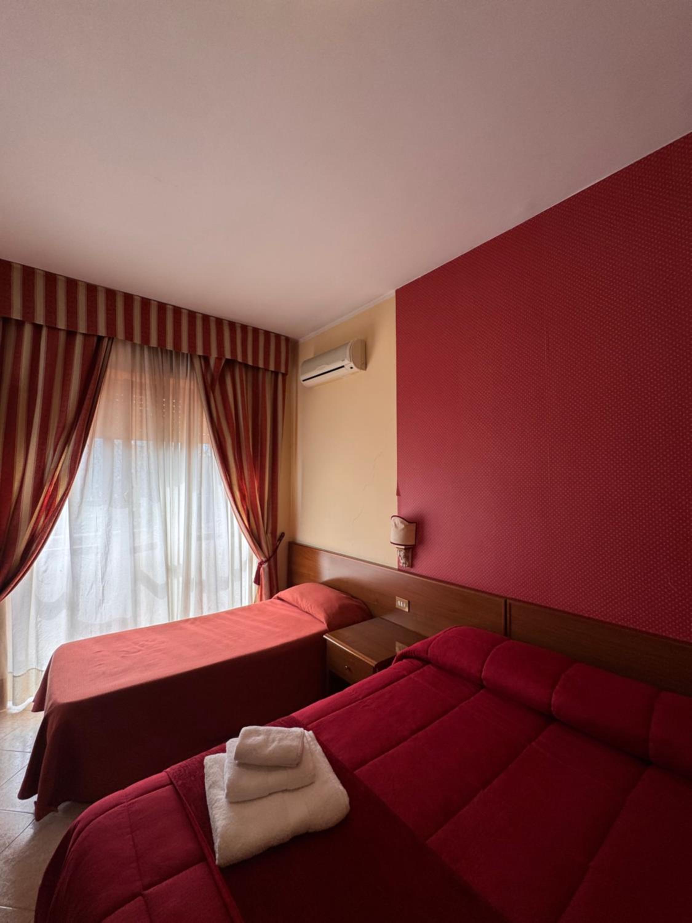Triple Room with Balcony - Photo 2