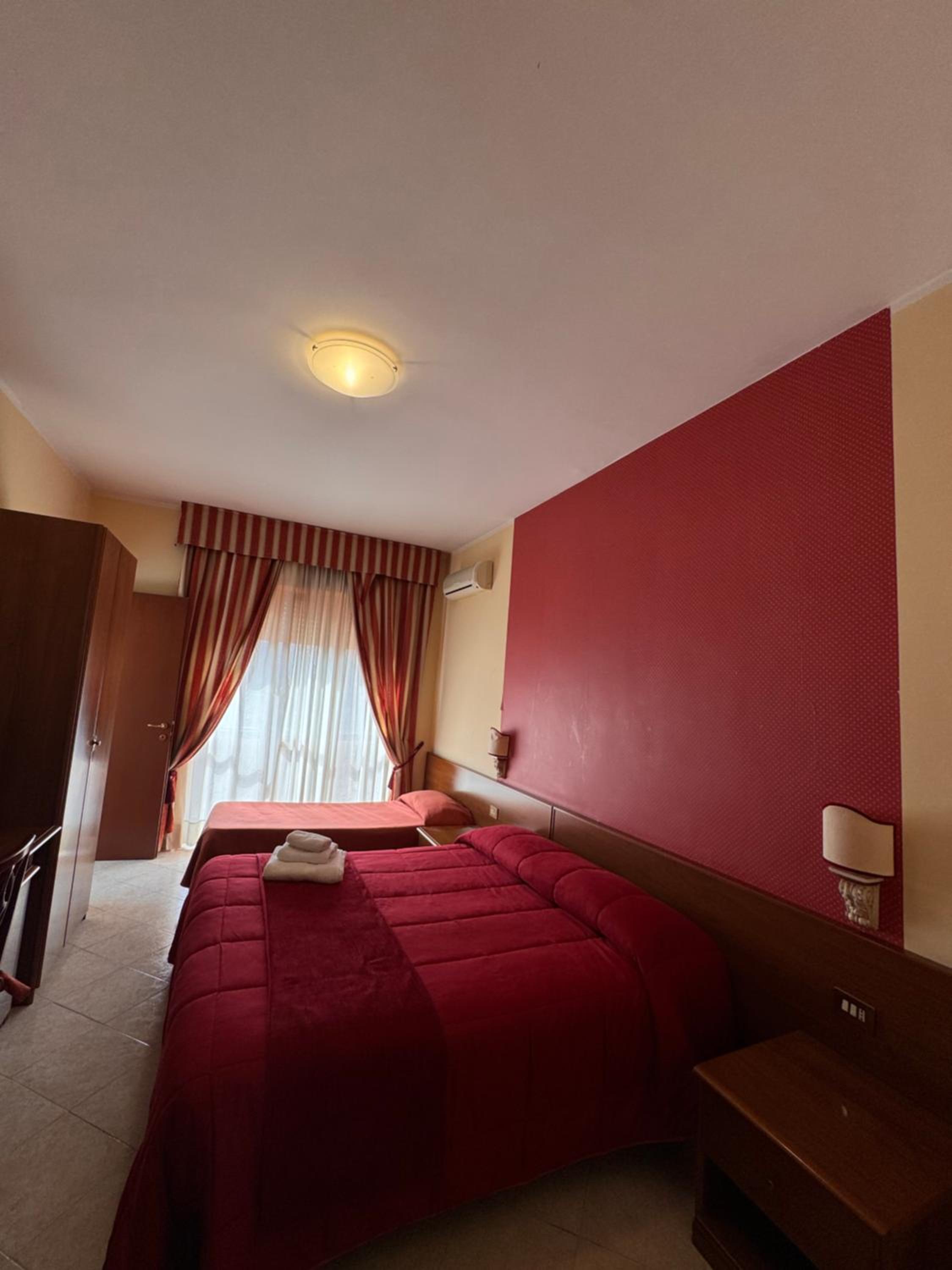 Triple Room with Balcony - Photo 3