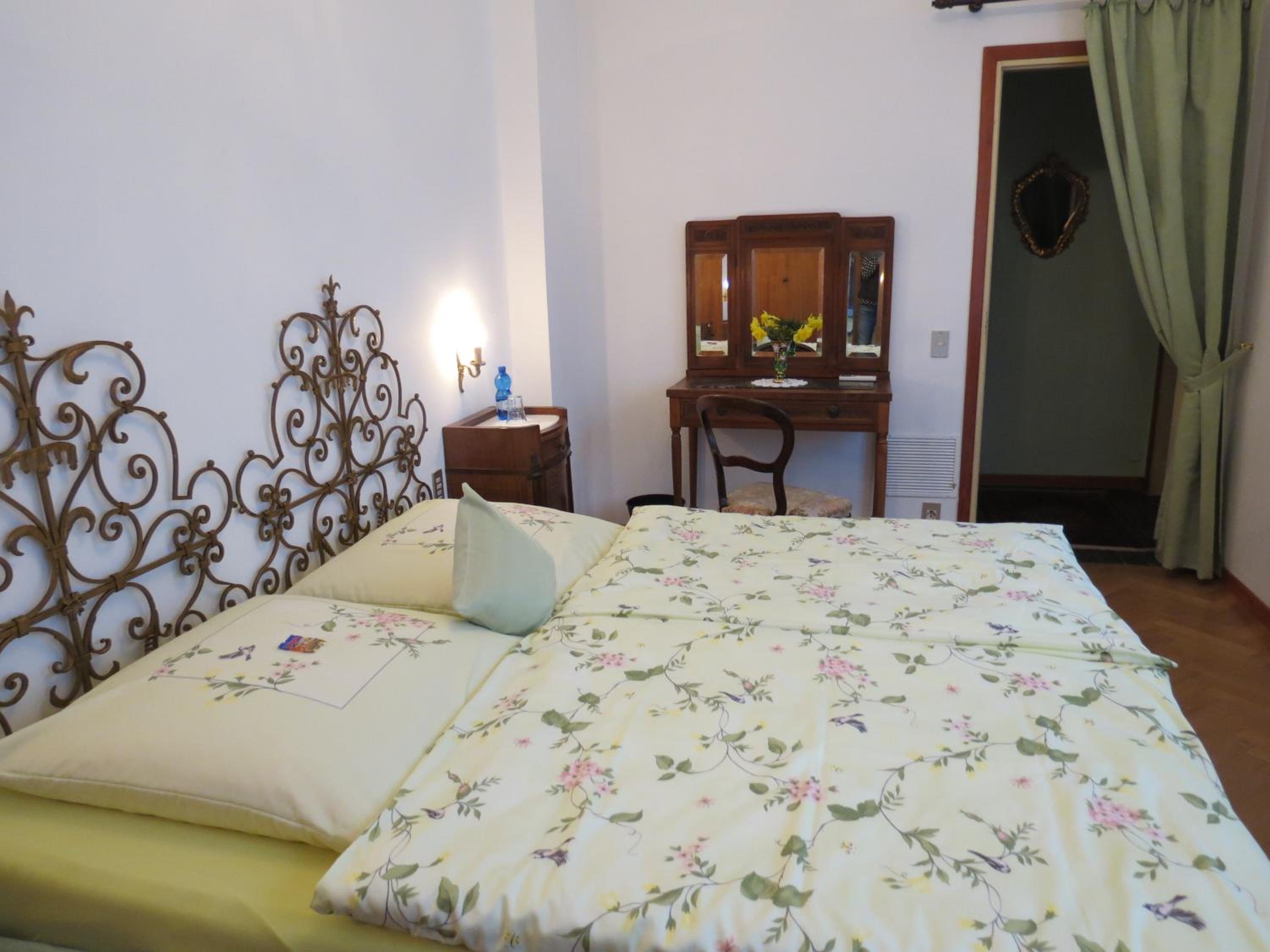 Economy Double Room photo 1