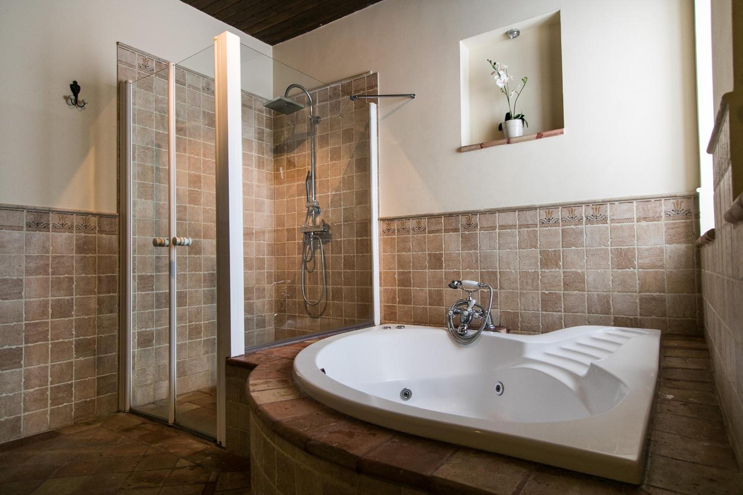 Suite - Photo 6