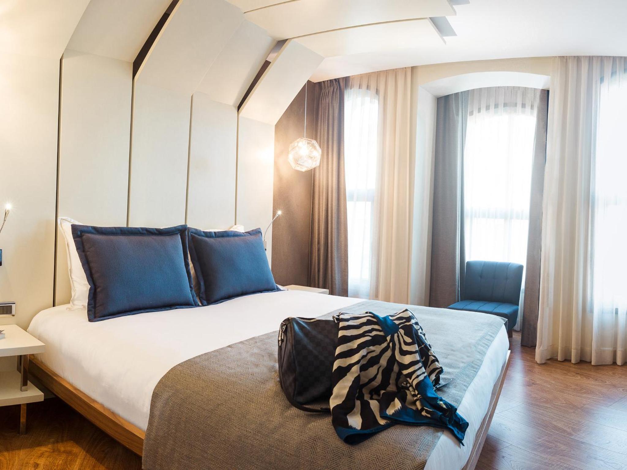 Deluxe Room with City View photo 1