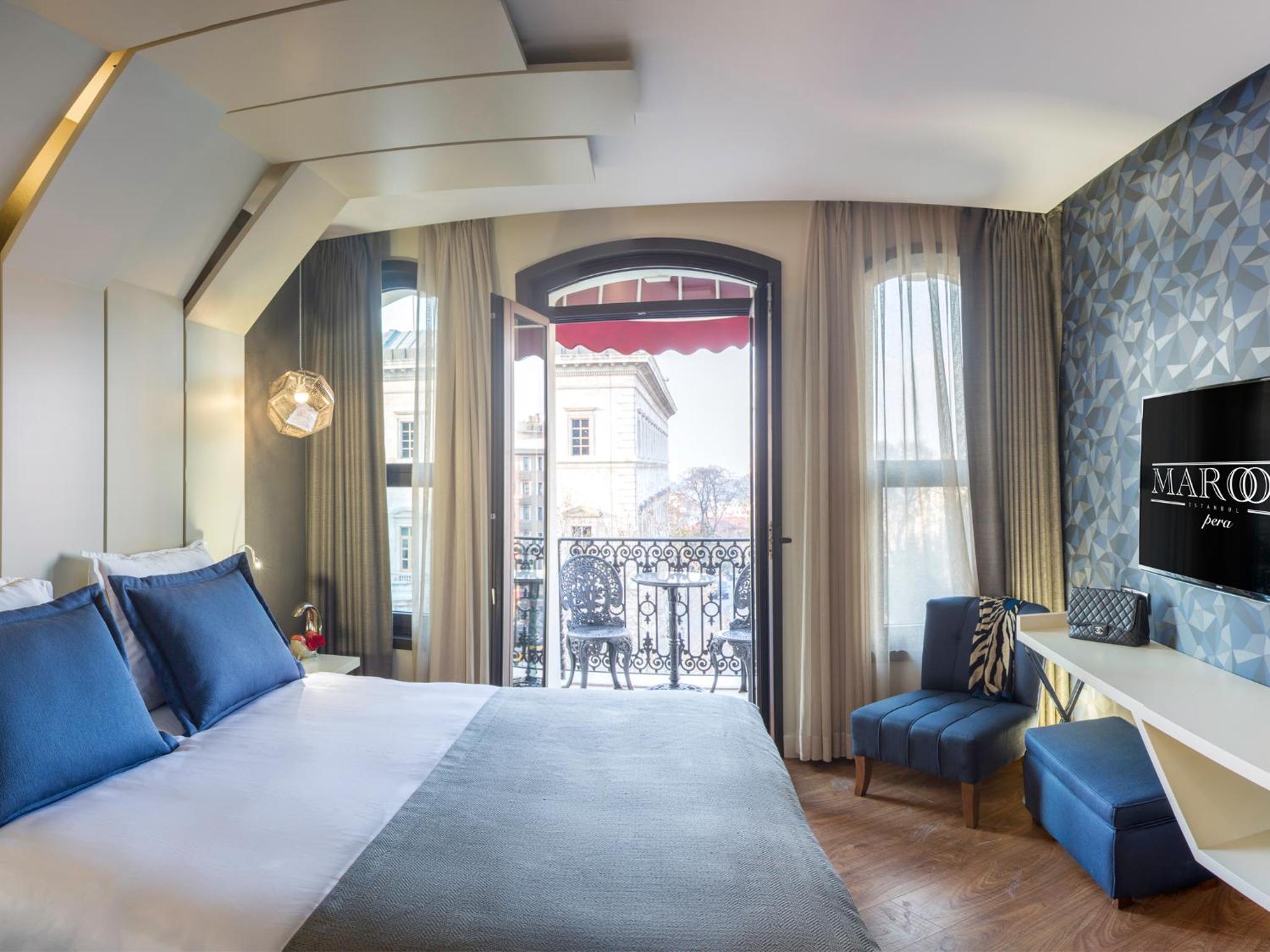 Deluxe Room with Balcony photo 1