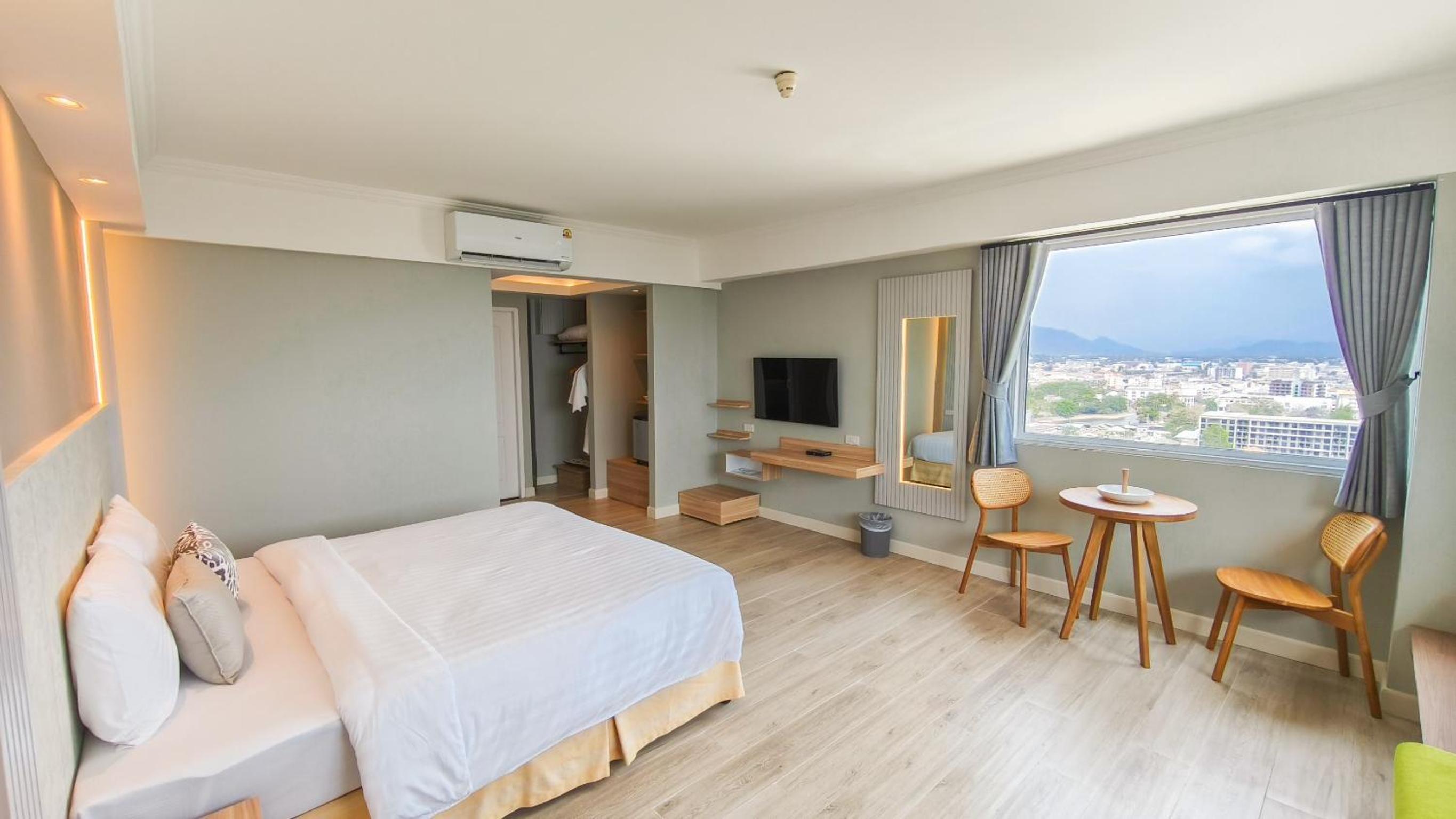 Suite with City View