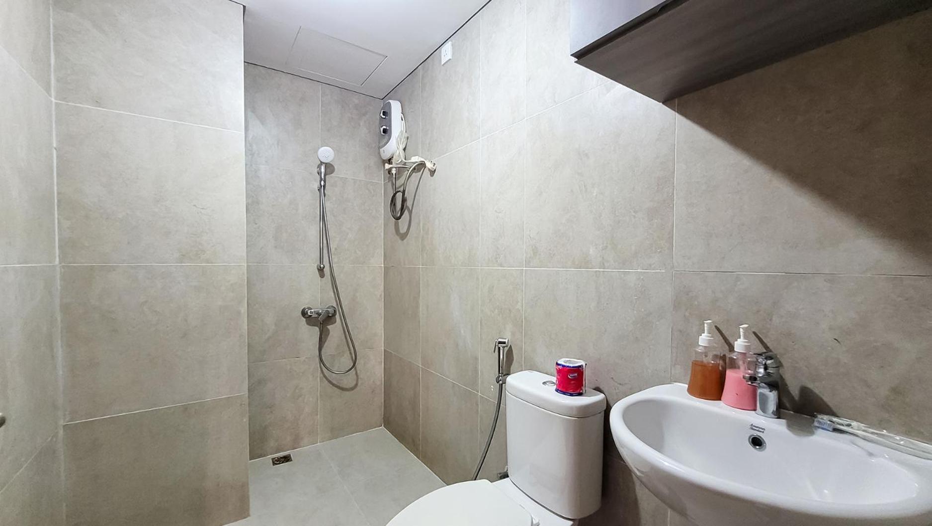 Two-Bedroom Apartment with View - Photo 9