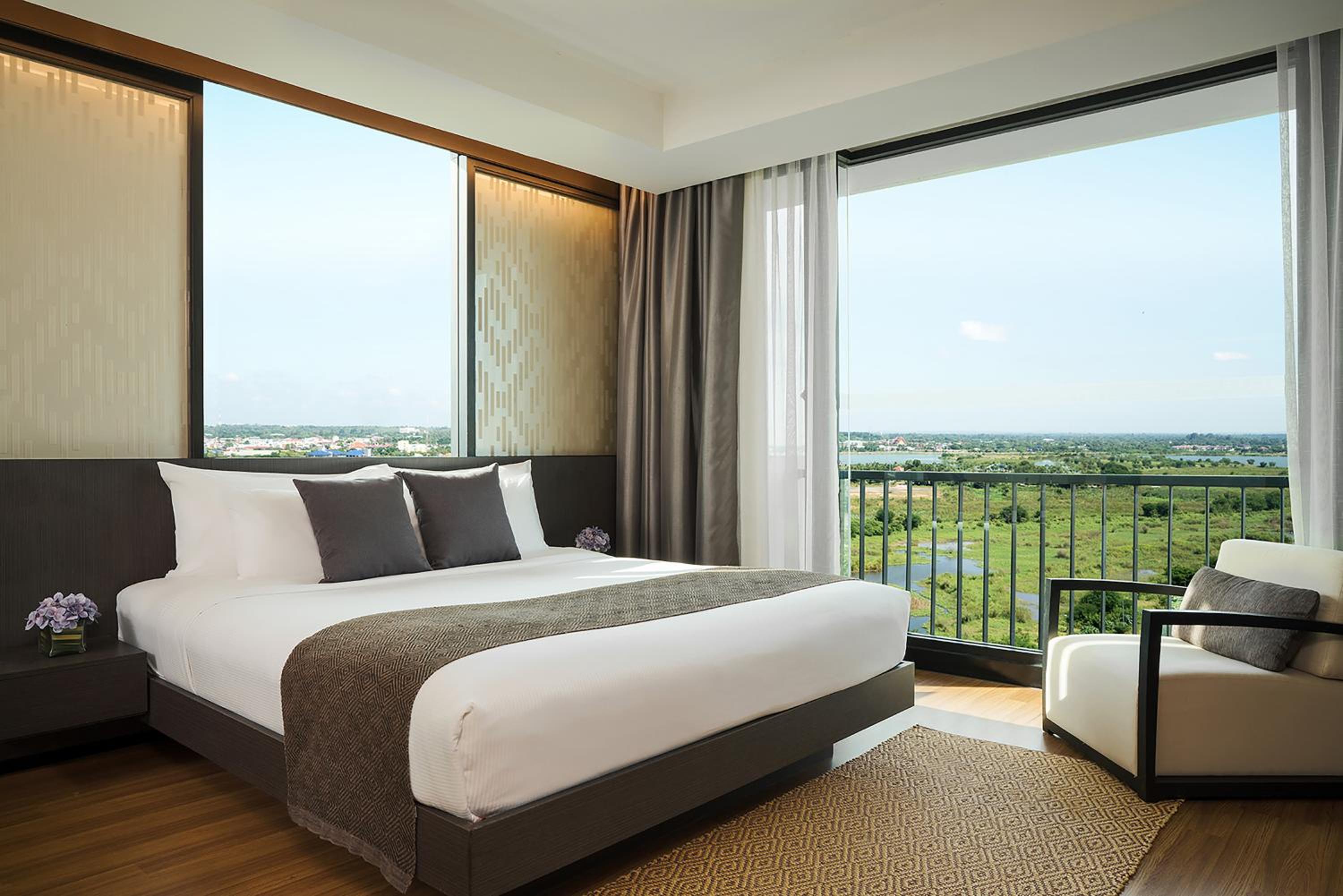 Avani Junior Skyline Suite - Photo 1