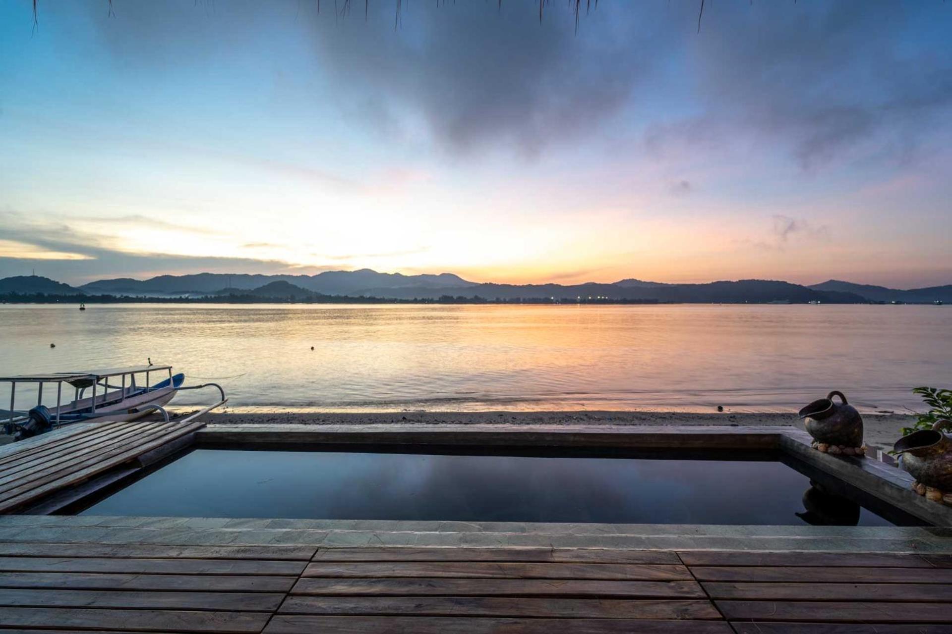 Villa with Private Pool - Photo 1