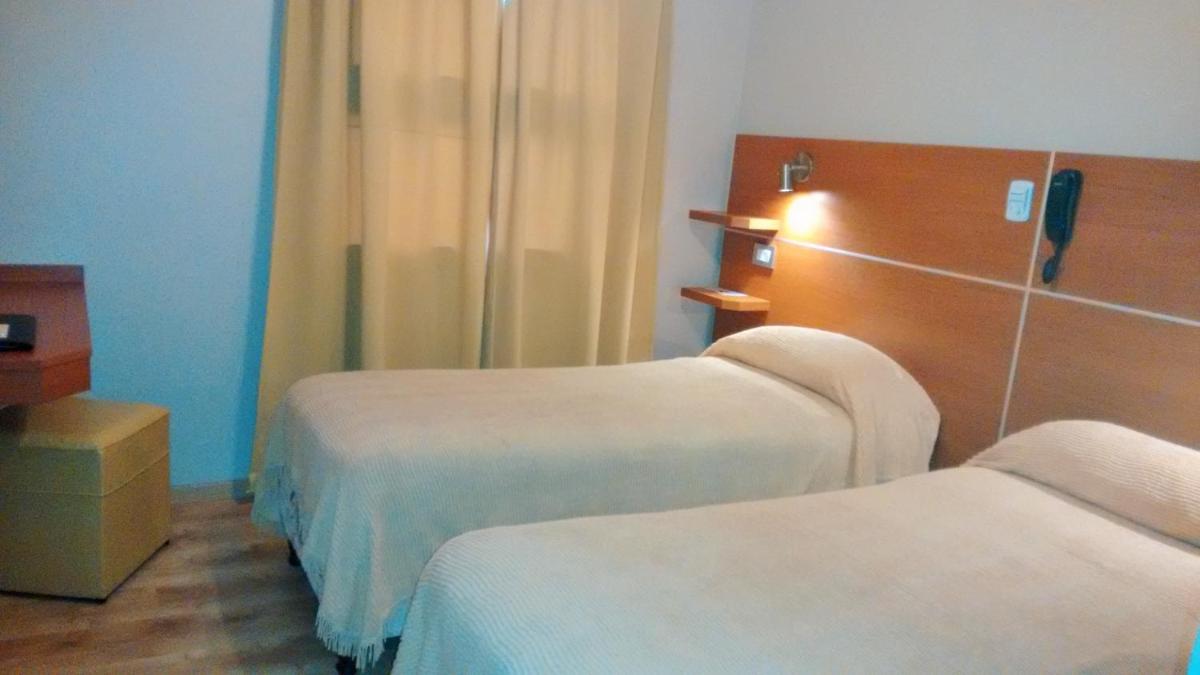 Standard Twin Room photo 3