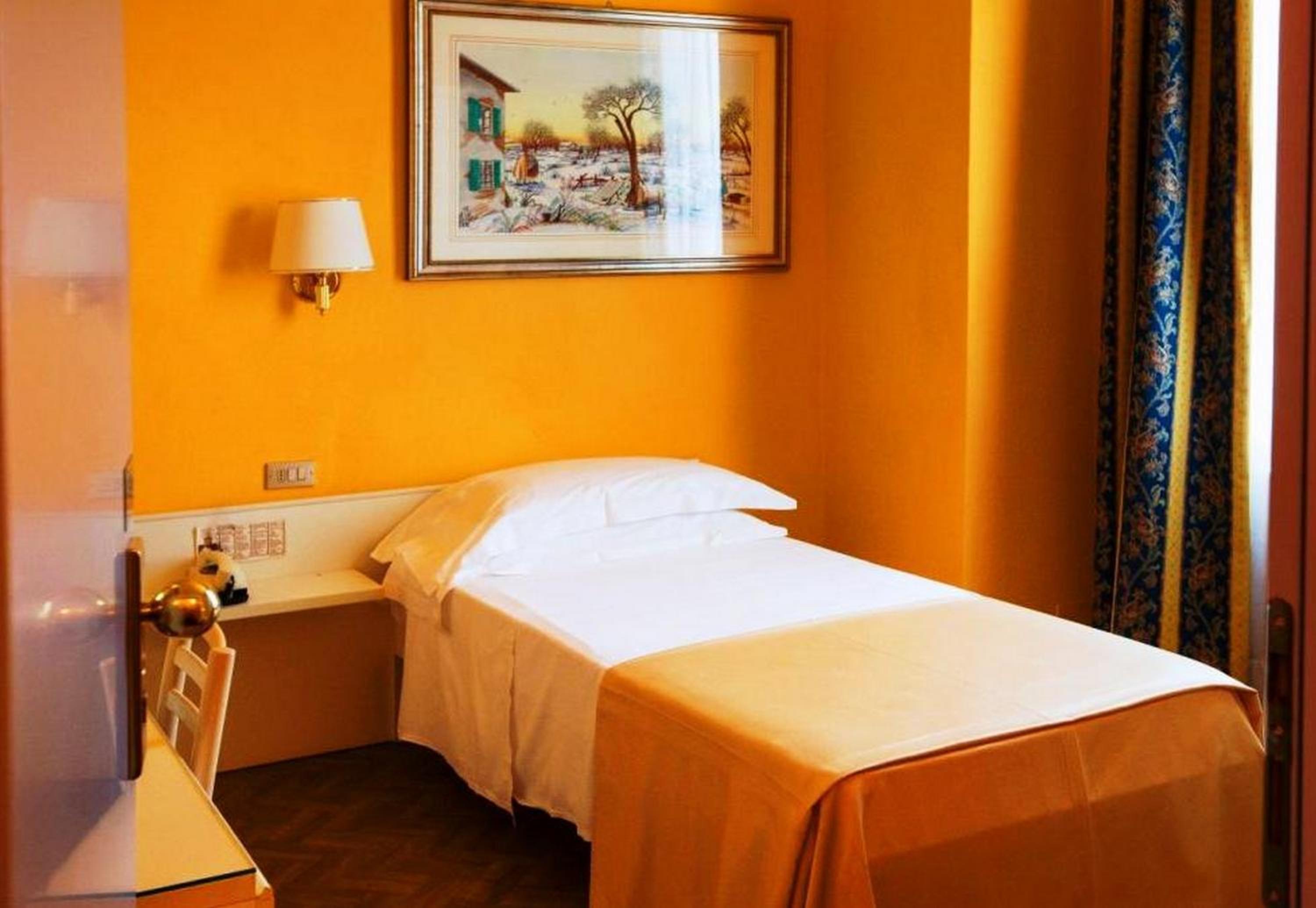 Single Room photo 2