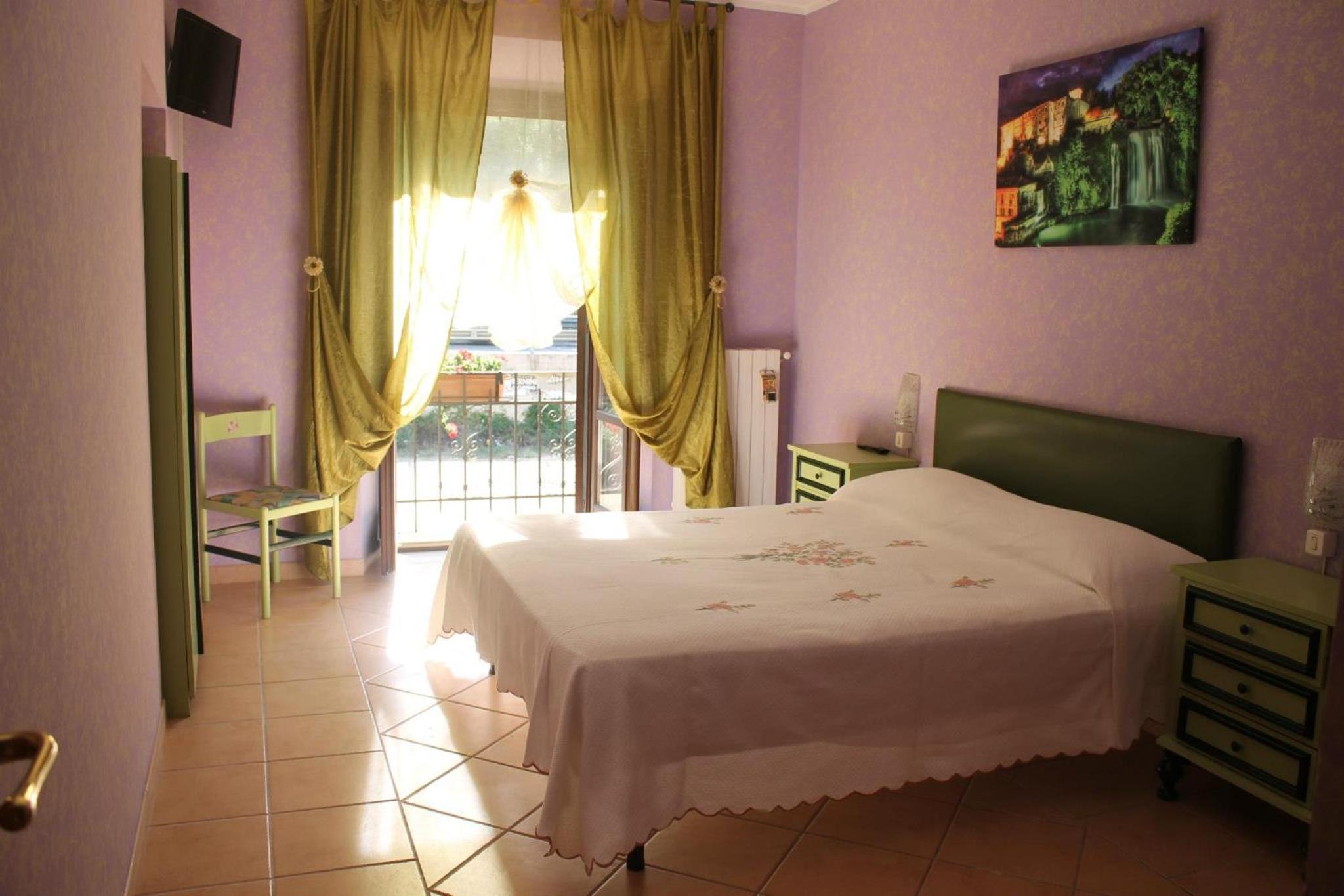 Double Room with Private External Bathroom photo 3
