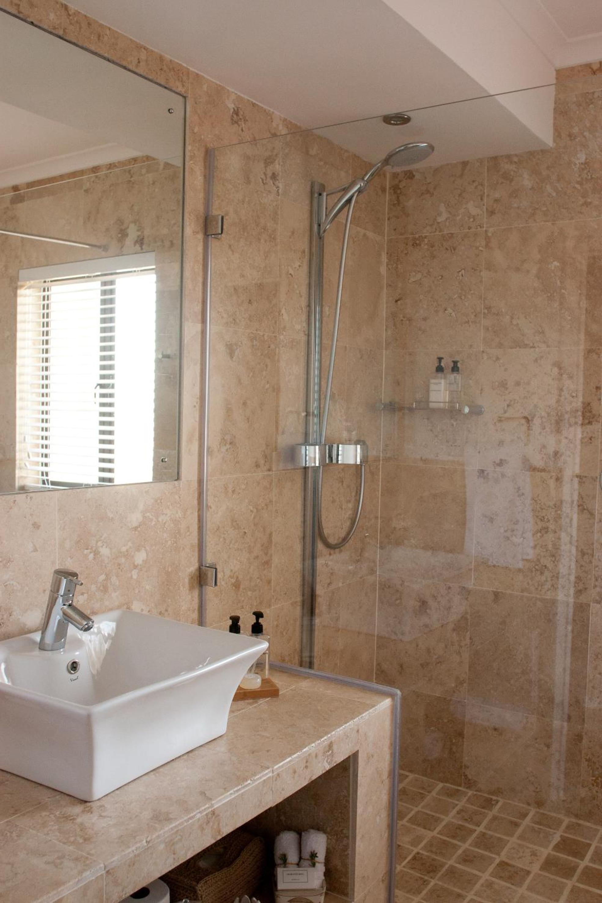 King or Twin Room with Outside Bath photo 2