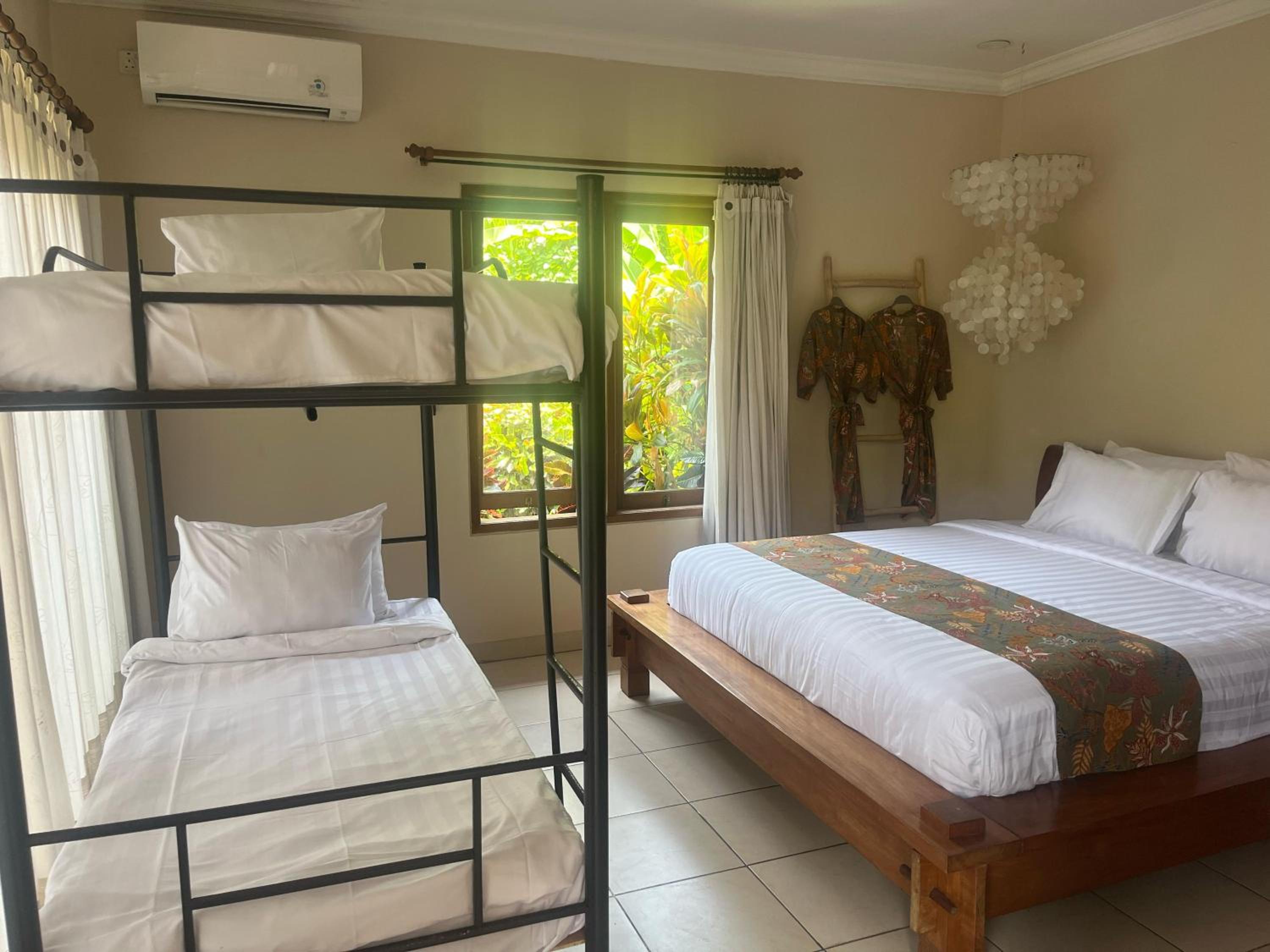 Mixed Dormitory Room photo 1