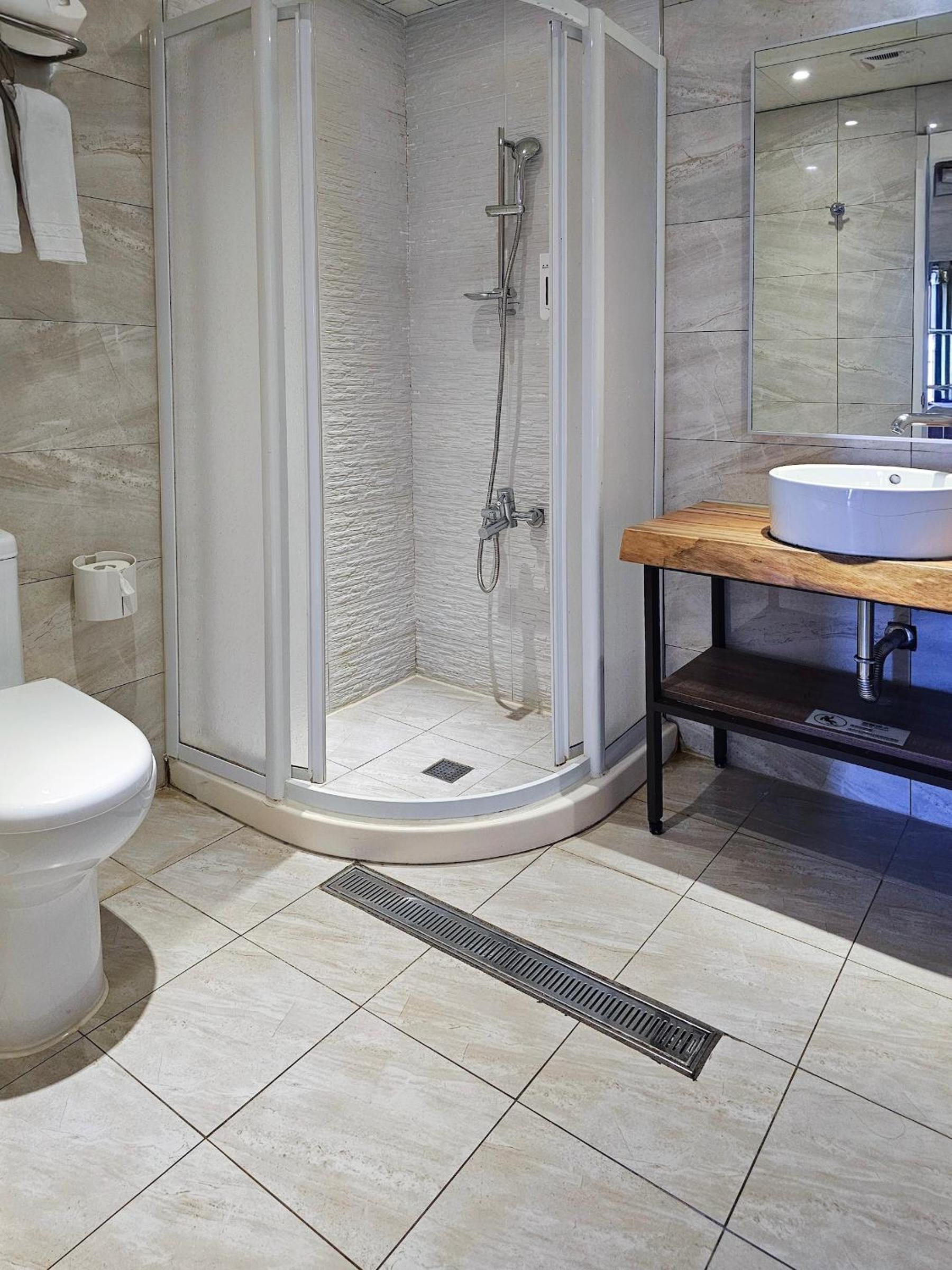 Luxury Quadruple Room - Photo 4