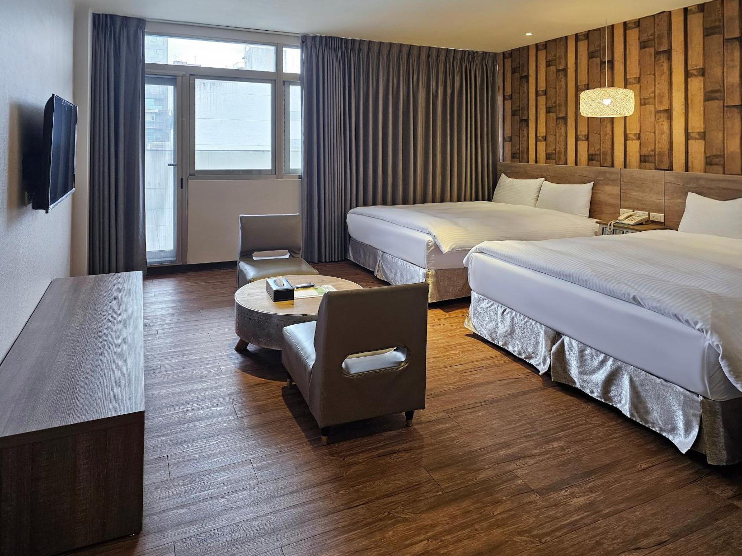 Deluxe Quadruple Room - Photo 3