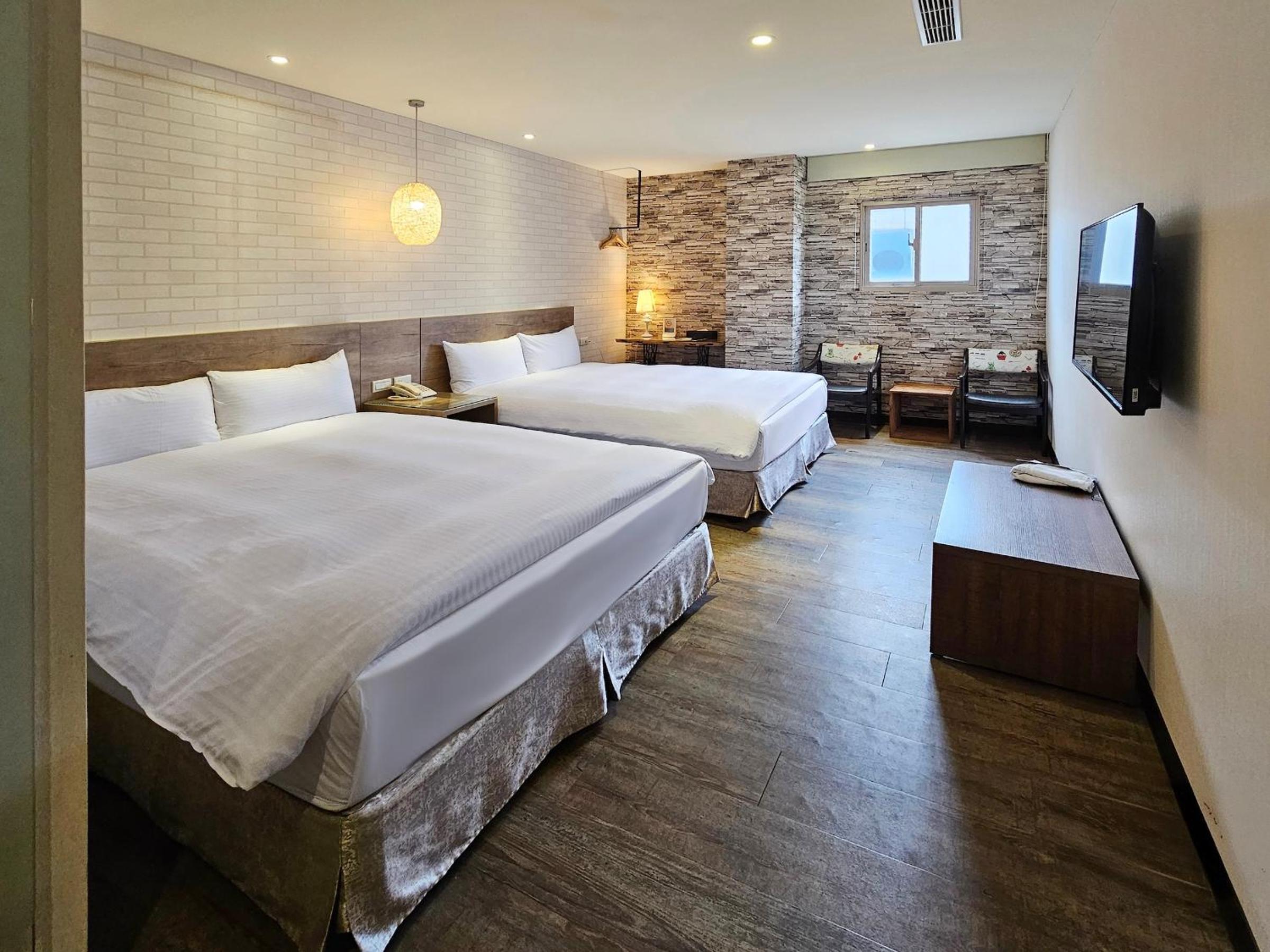 Superior Quadruple Room - Photo 3