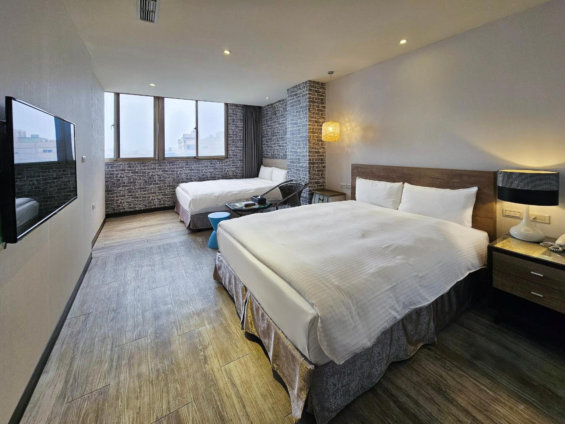 Superior Quadruple Room - Photo 4