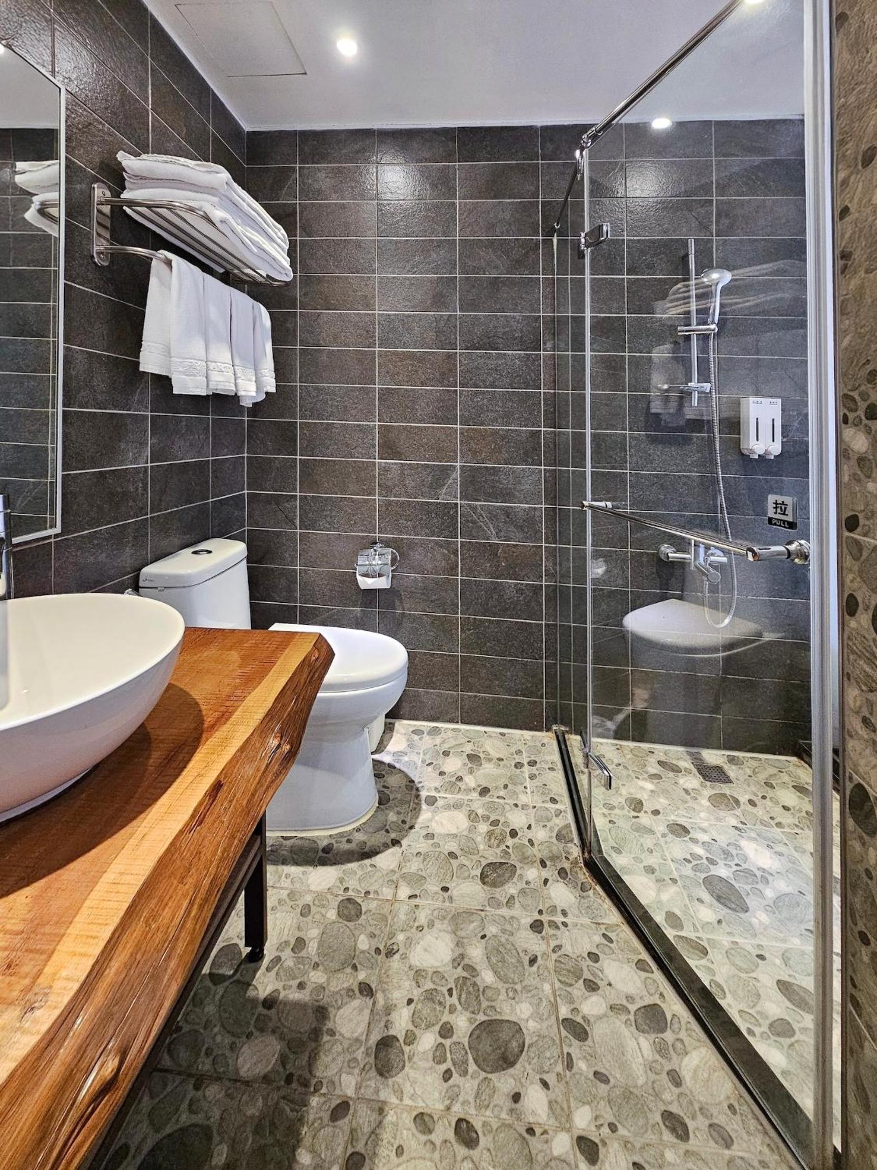 Superior Quadruple Room - Photo 7