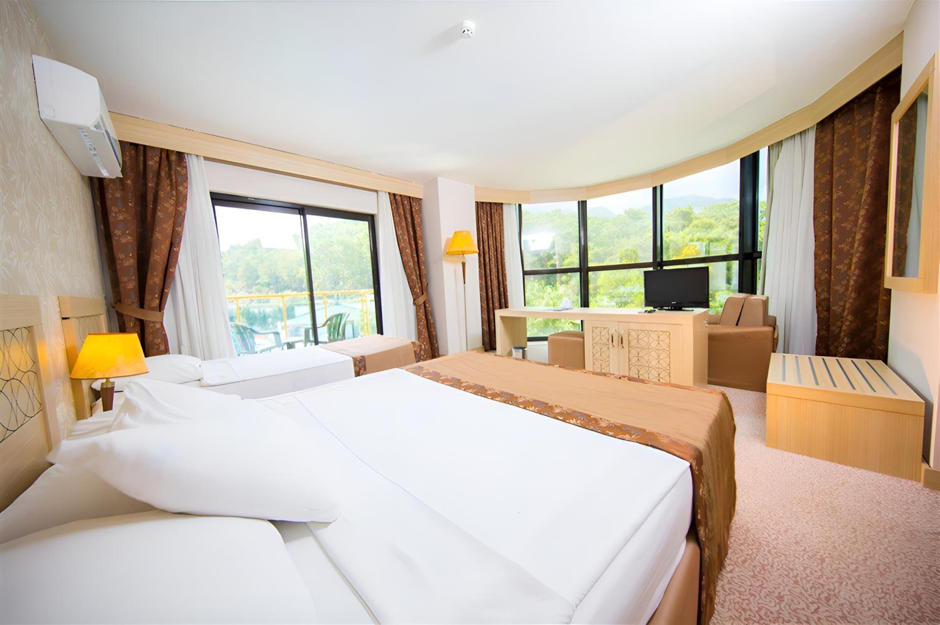 Quadruple Room with Balcony