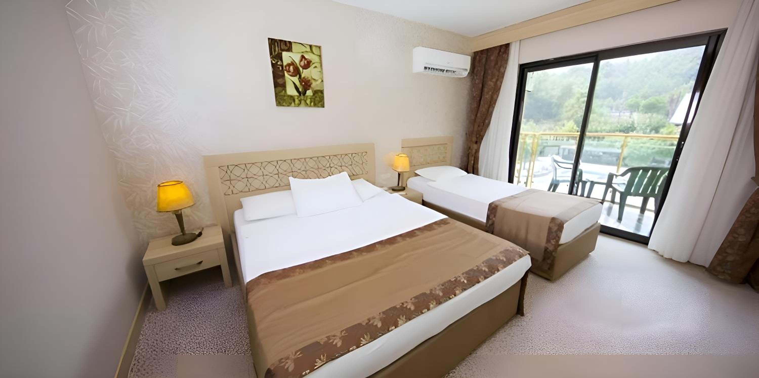 Quadruple Room with Balcony