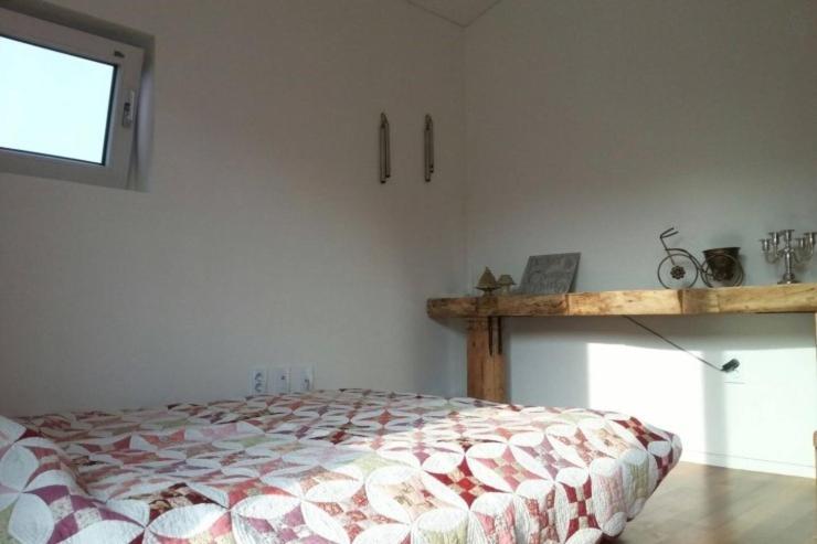Family Room with Mountain View - Photo 2