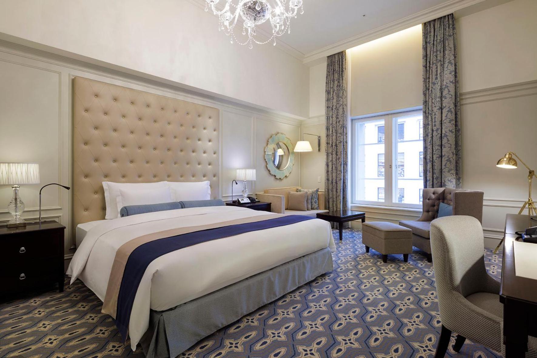 South Wing Deluxe King Room - Smoking