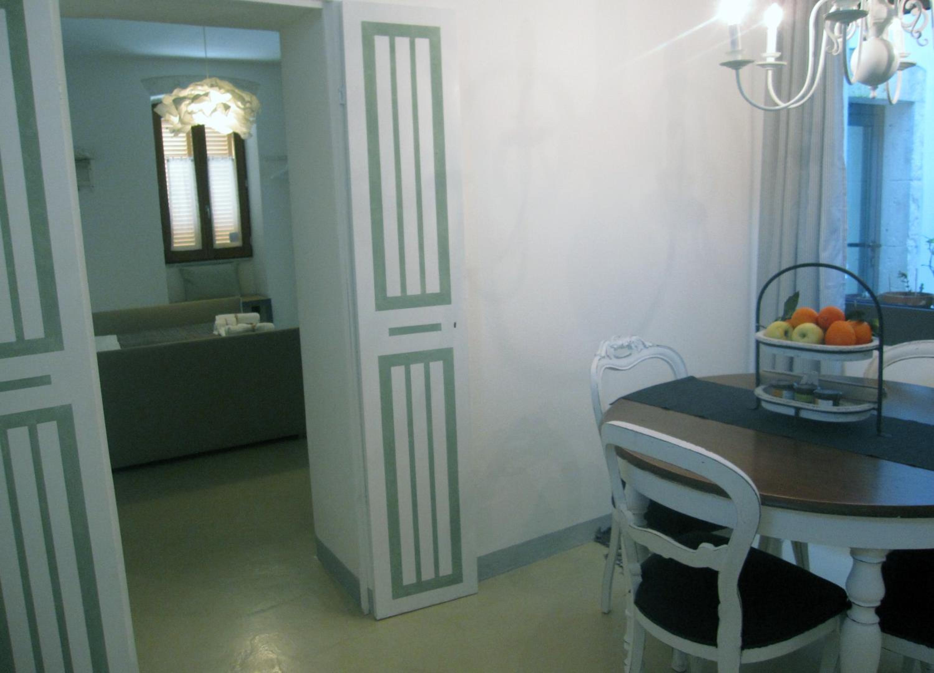 Deluxe Family Suite - Photo 2
