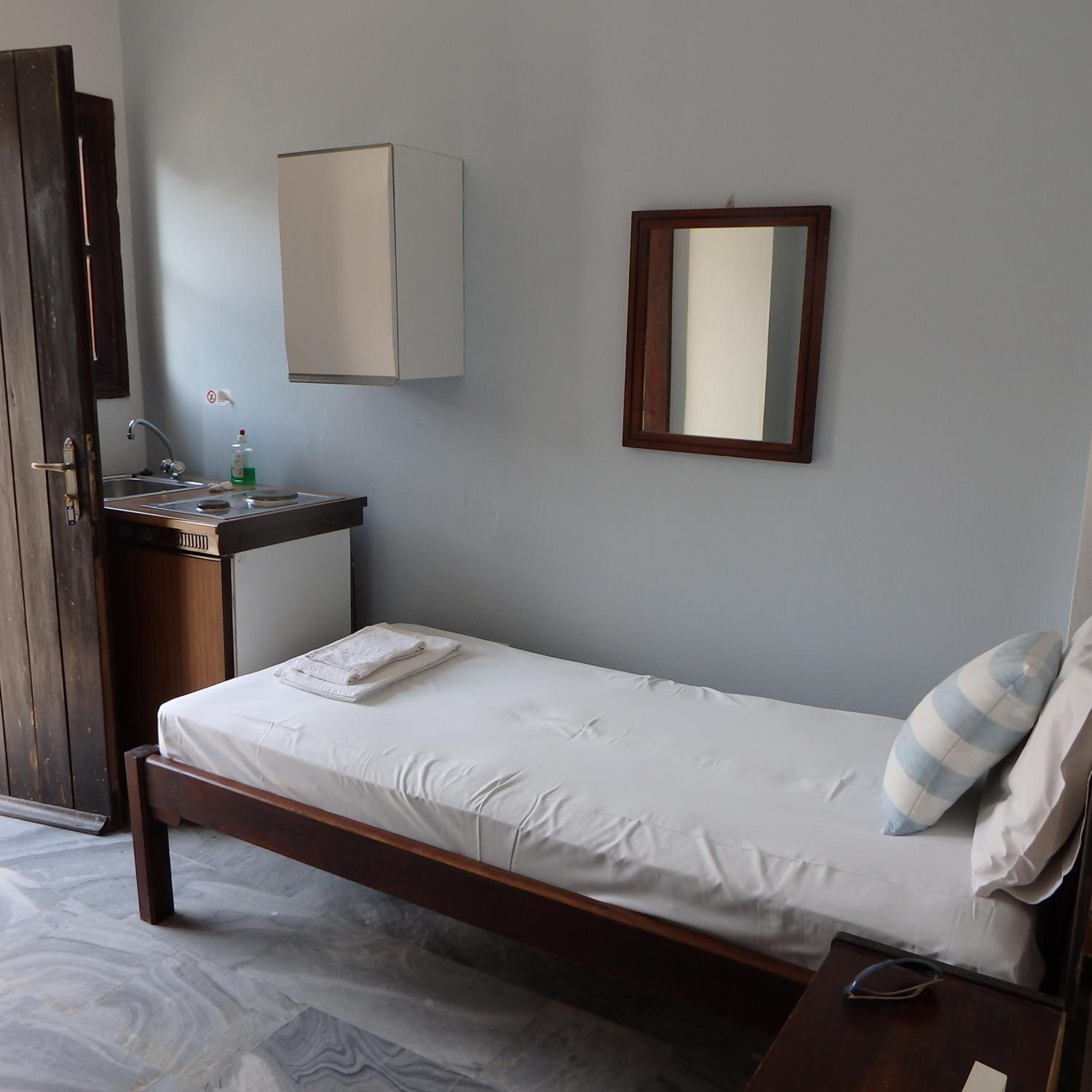 One-Bedroom Apartment with Balcony (3 Adults) photo 3