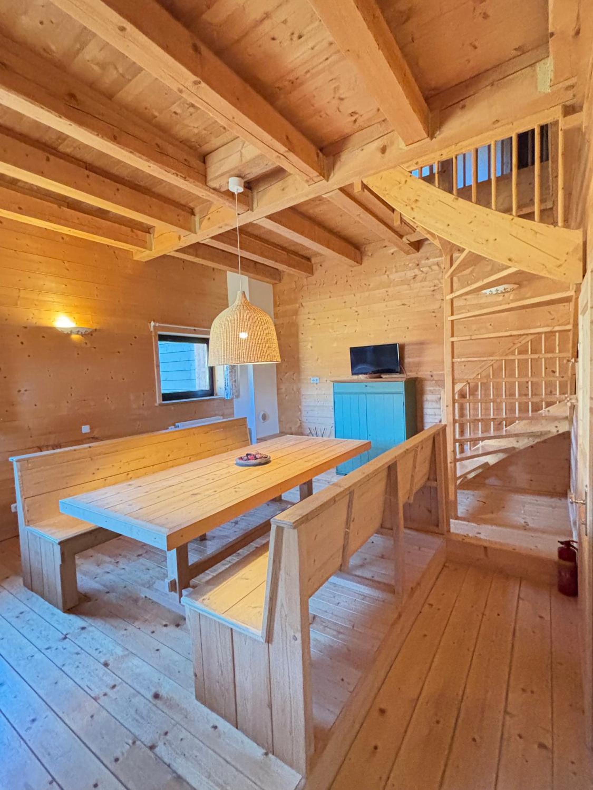 Three-Bedroom Apartment with Mountain View photo 2