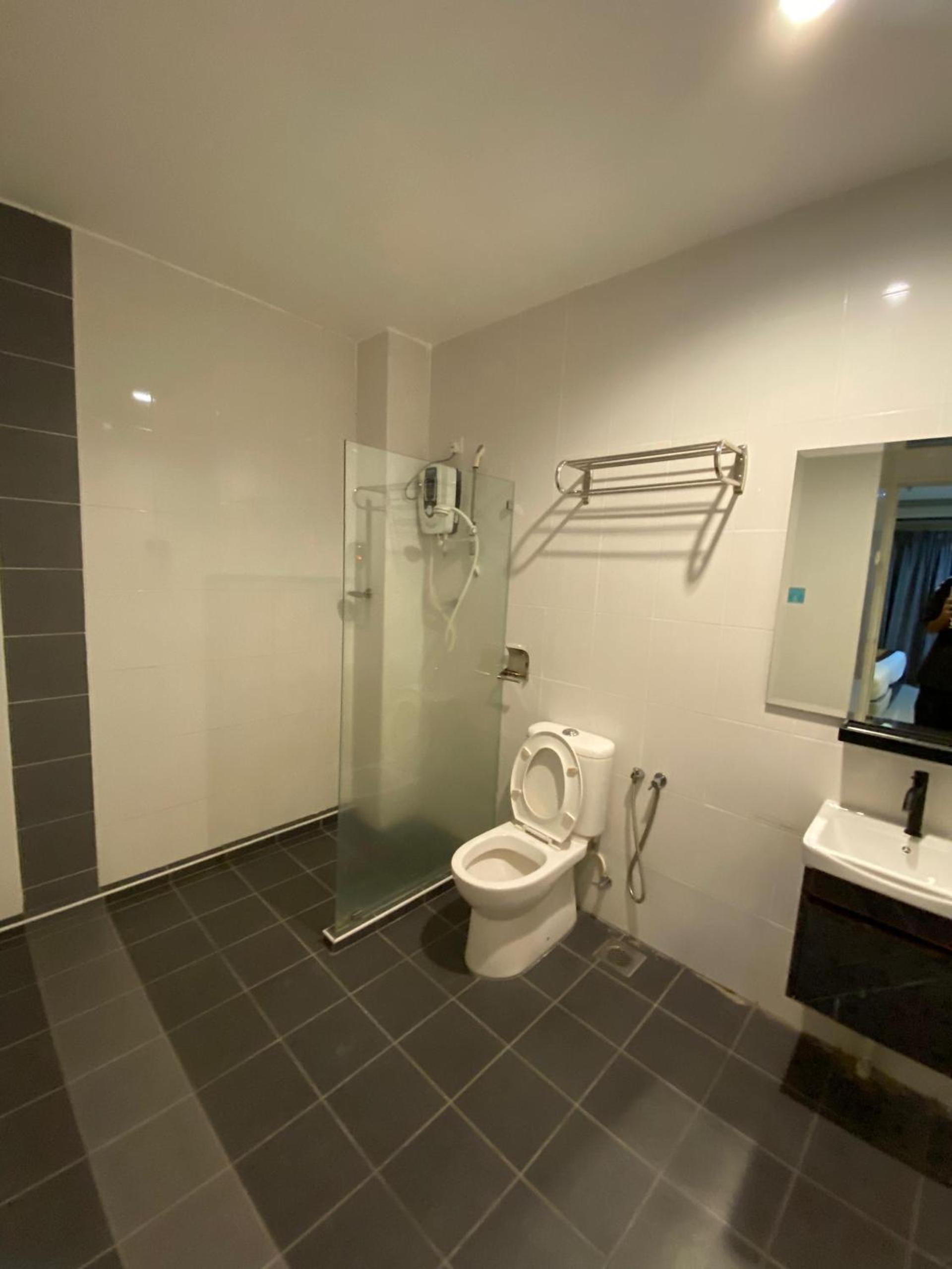 Two-Bedroom Superior Apartment - Photo 3