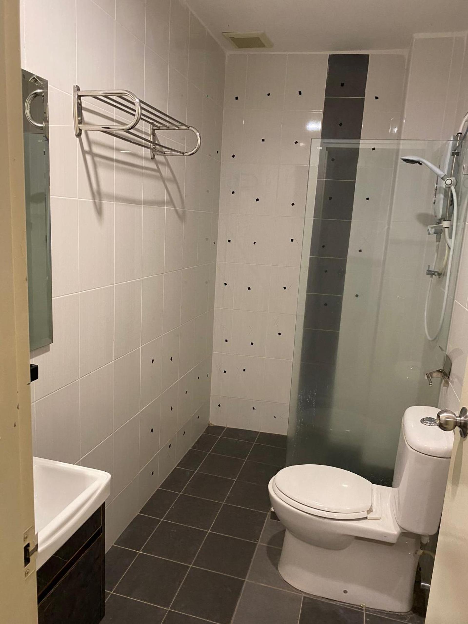 Two-Bedroom Superior Apartment - Photo 4