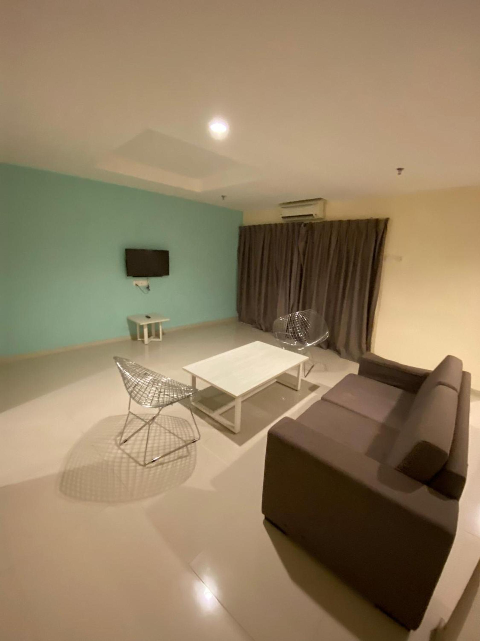 Two-Bedroom Superior Apartment - Photo 5