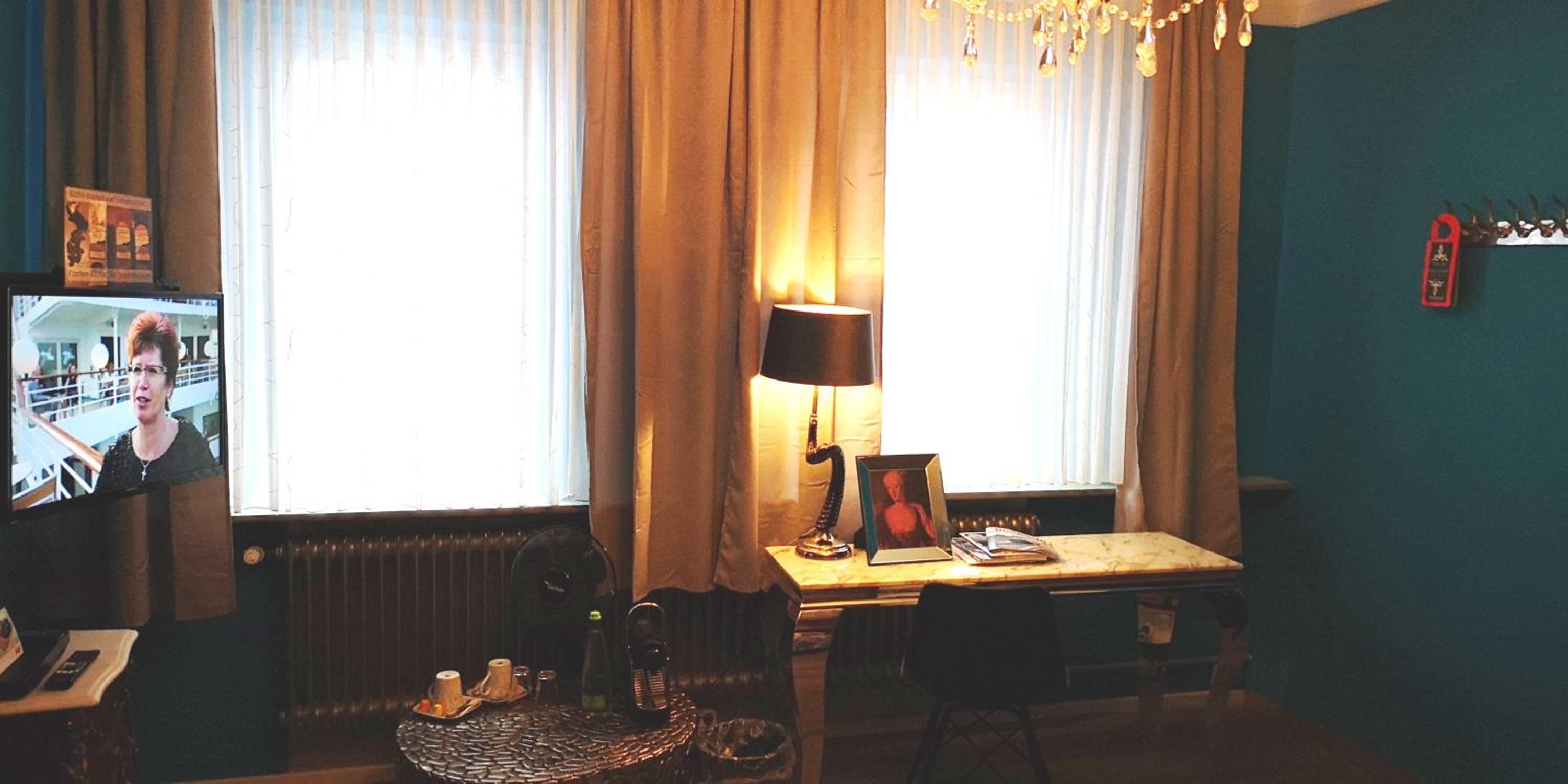 Budget Double Room - Photo 9
