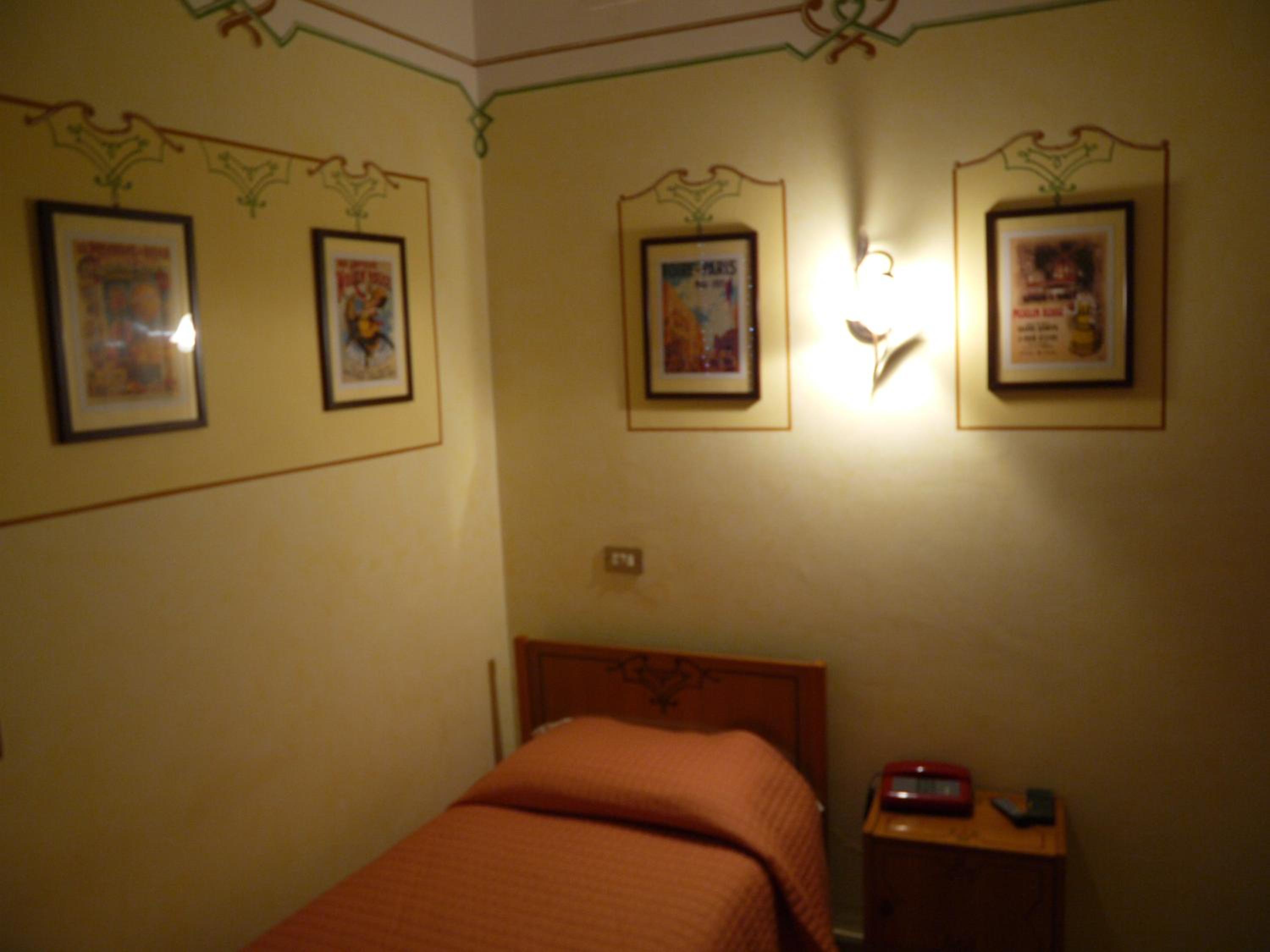 Single Room photo 2
