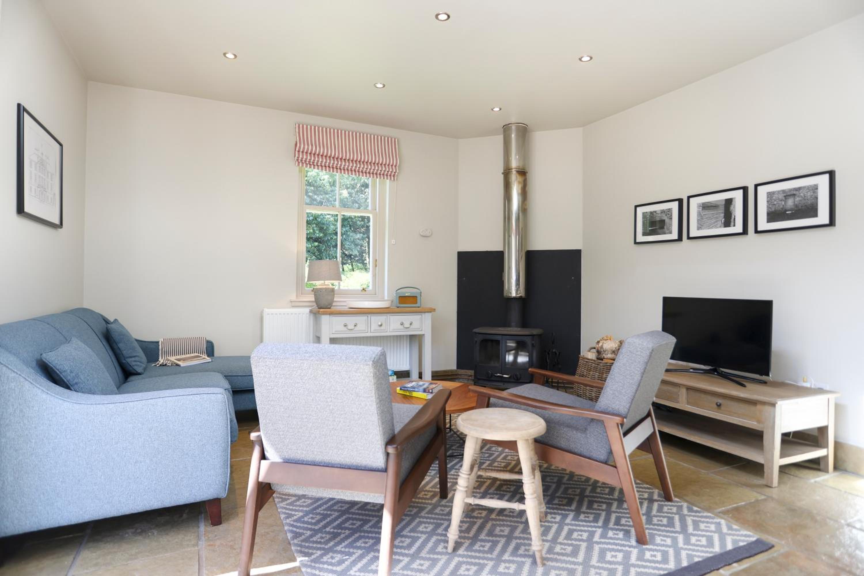 Three-Bedroom House photo 2